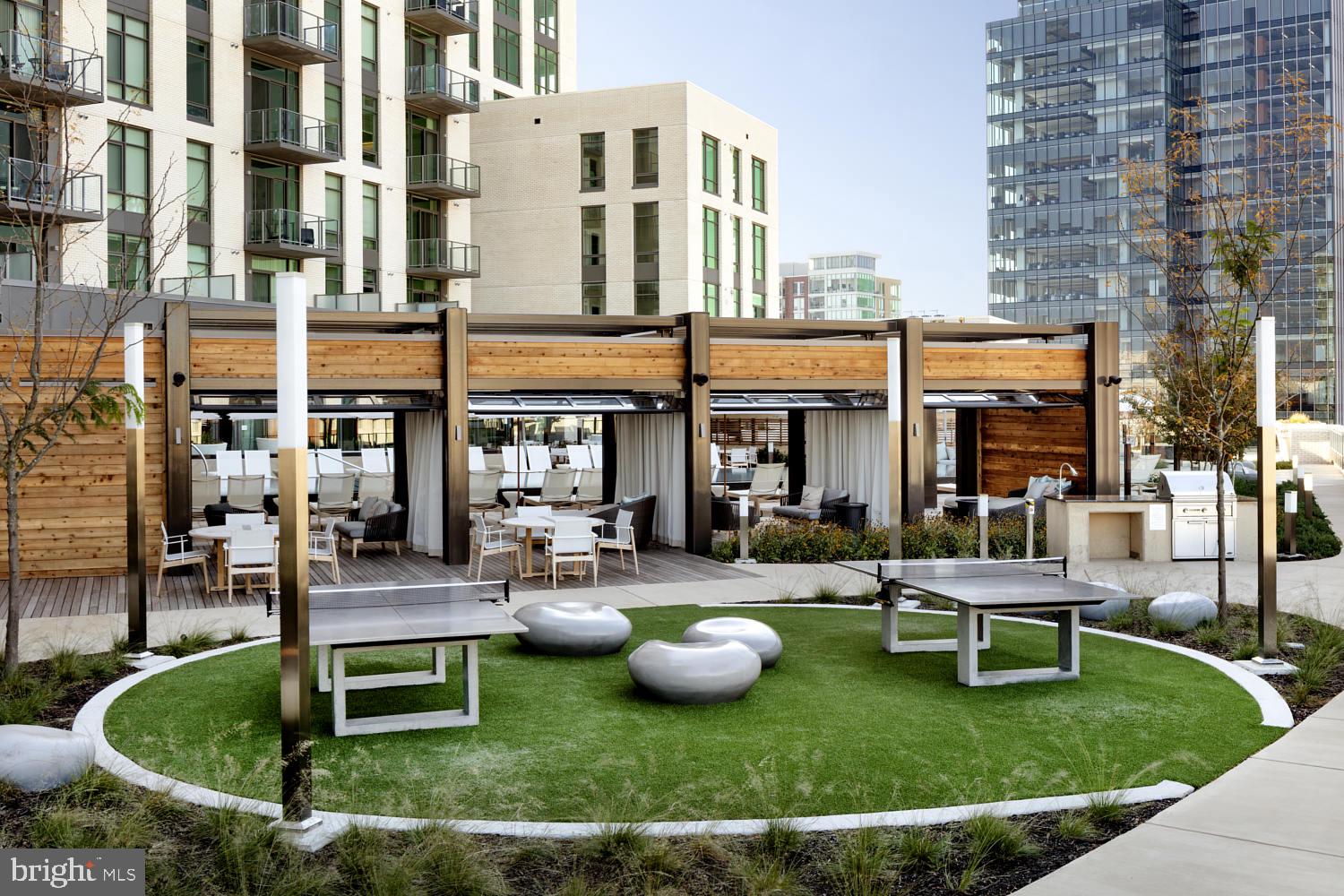 HARBOR EAST - Residential