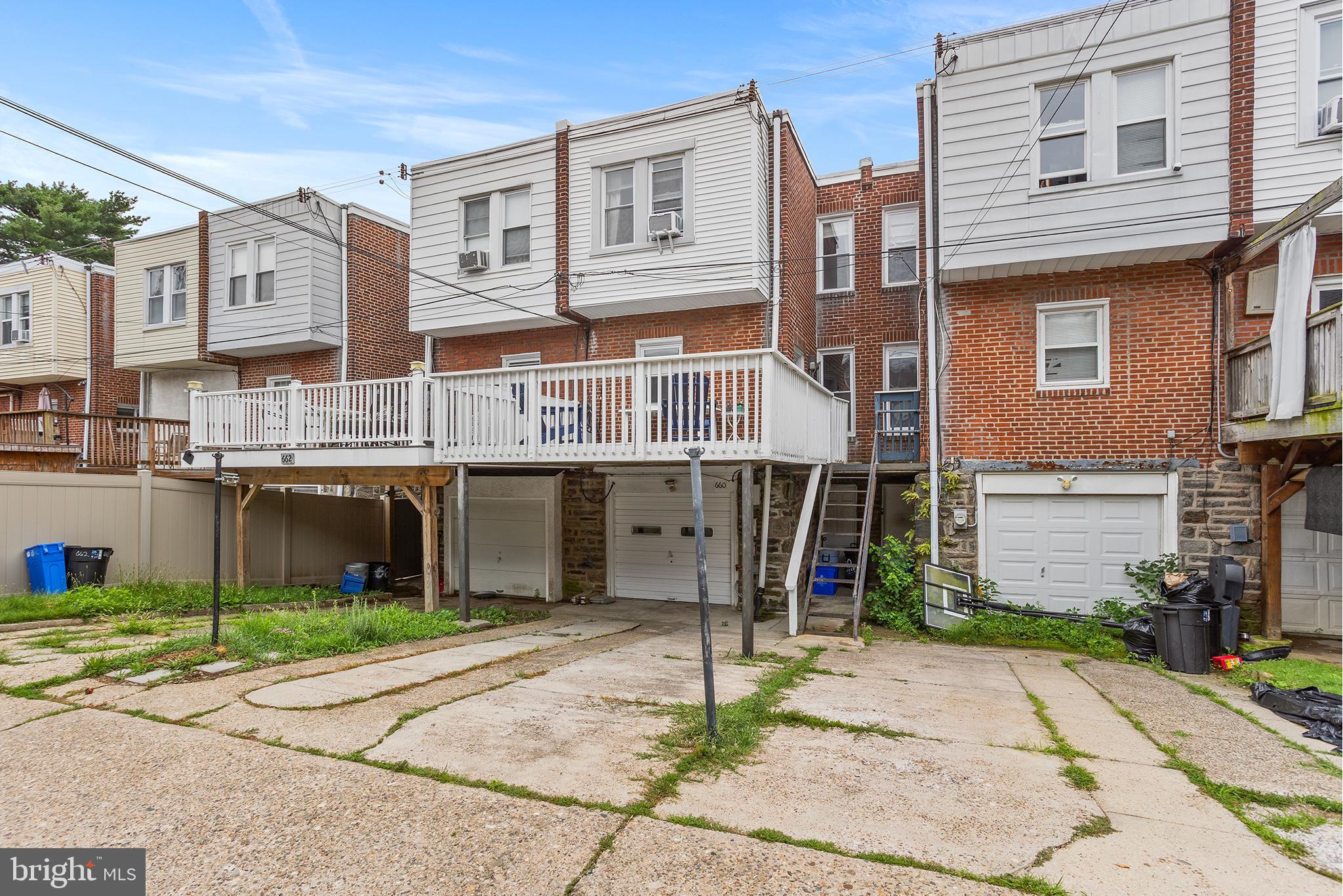 ROXBOROUGH - Residential