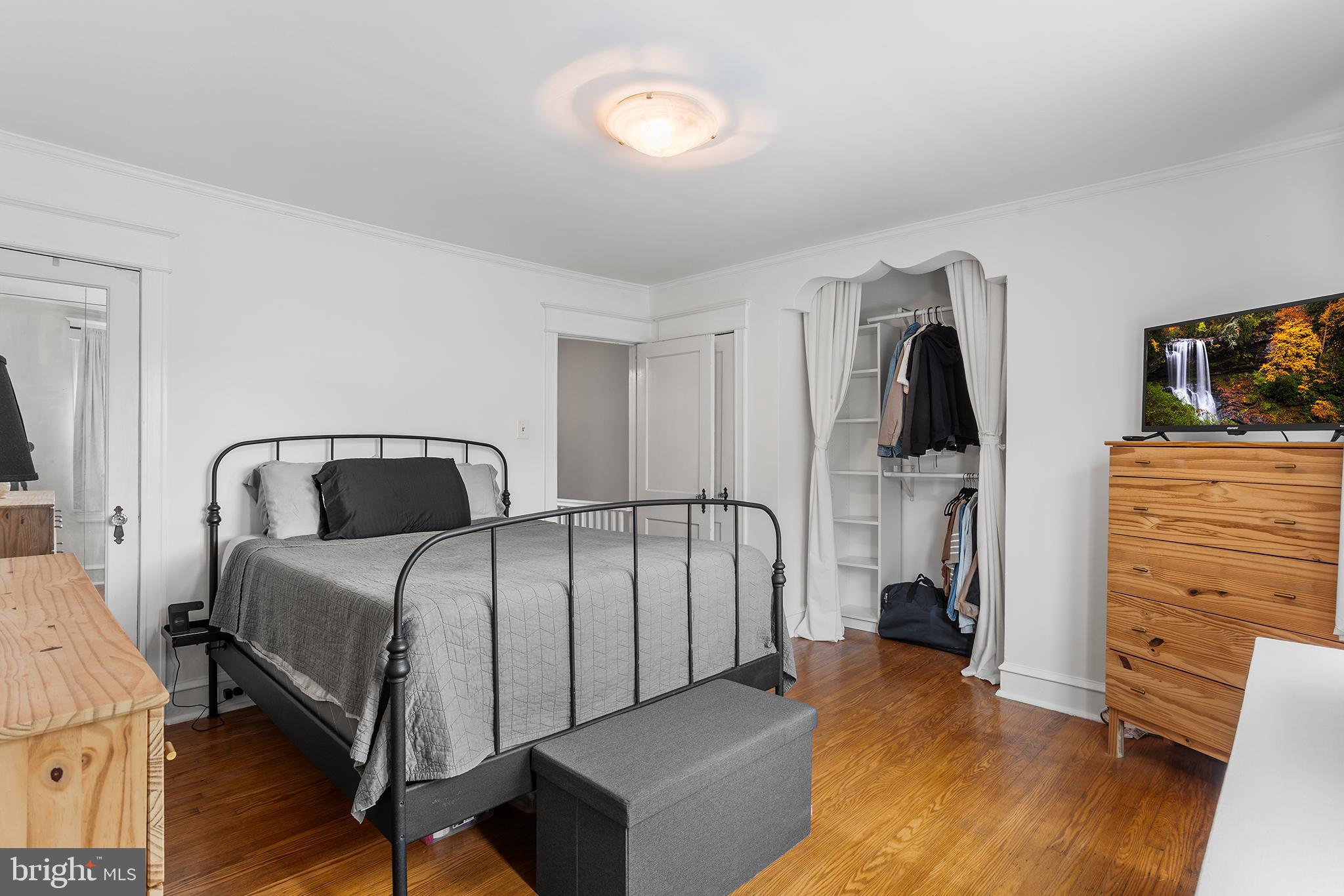ROXBOROUGH - Residential
