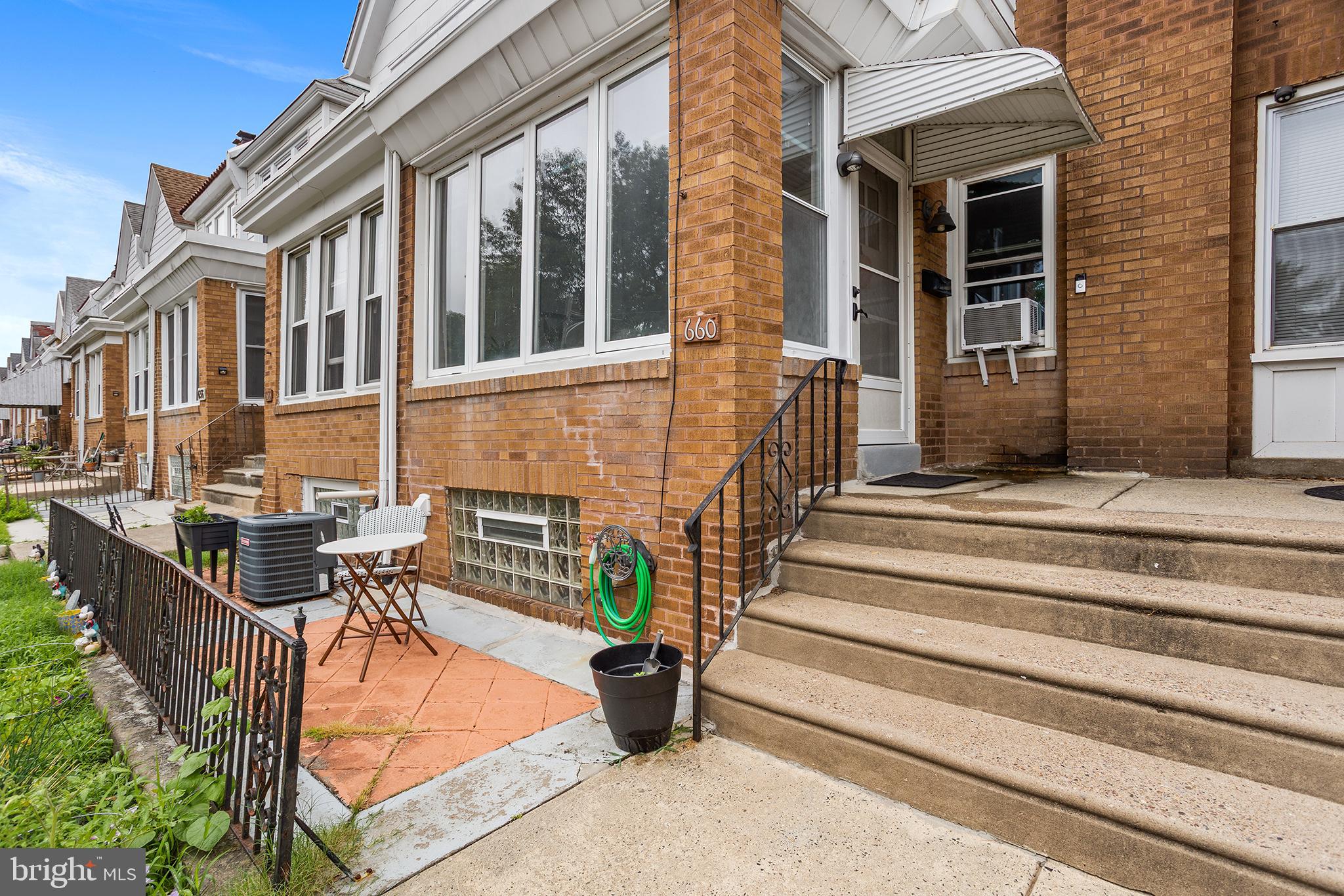 ROXBOROUGH - Residential