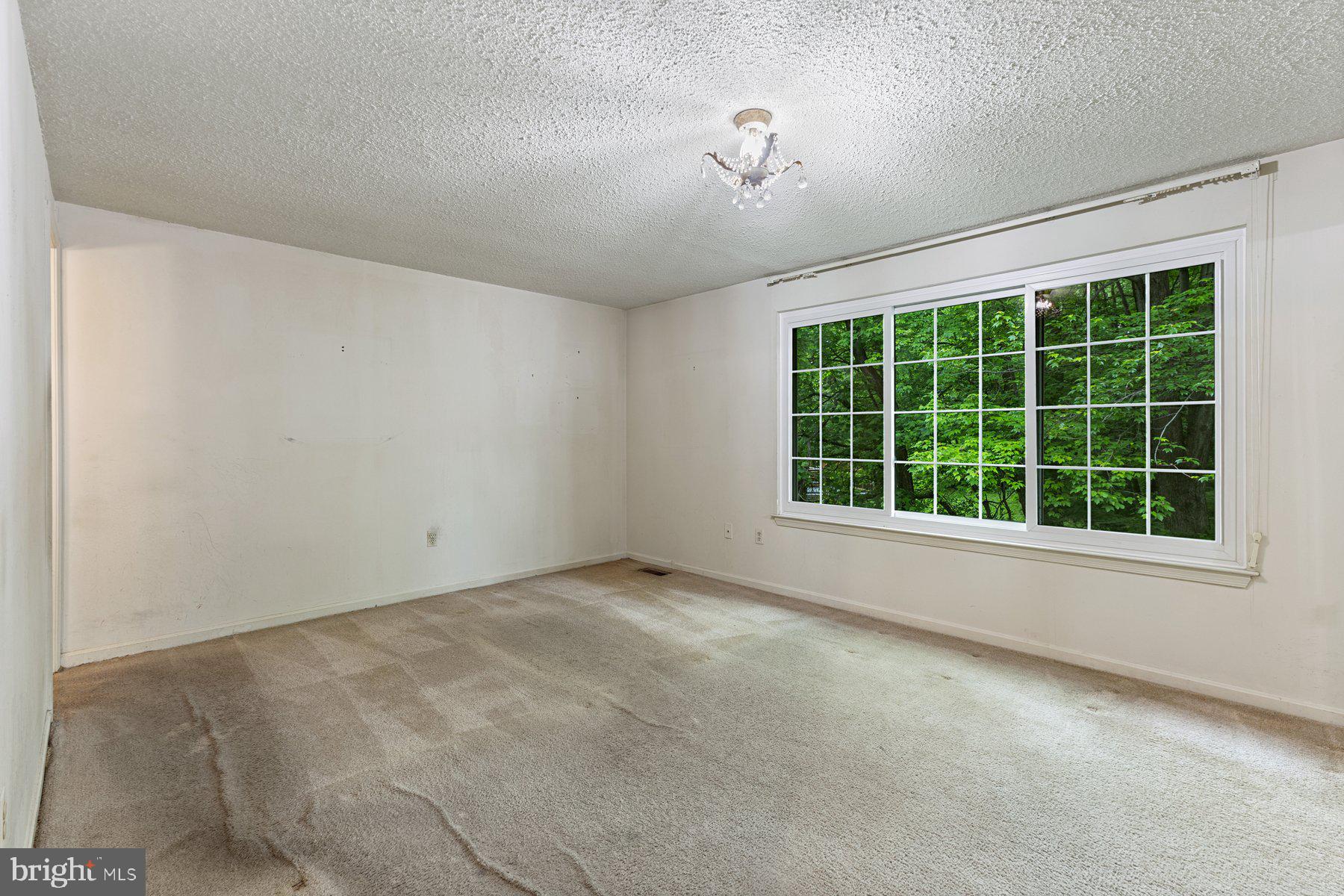 DUMONT OAKS - Residential