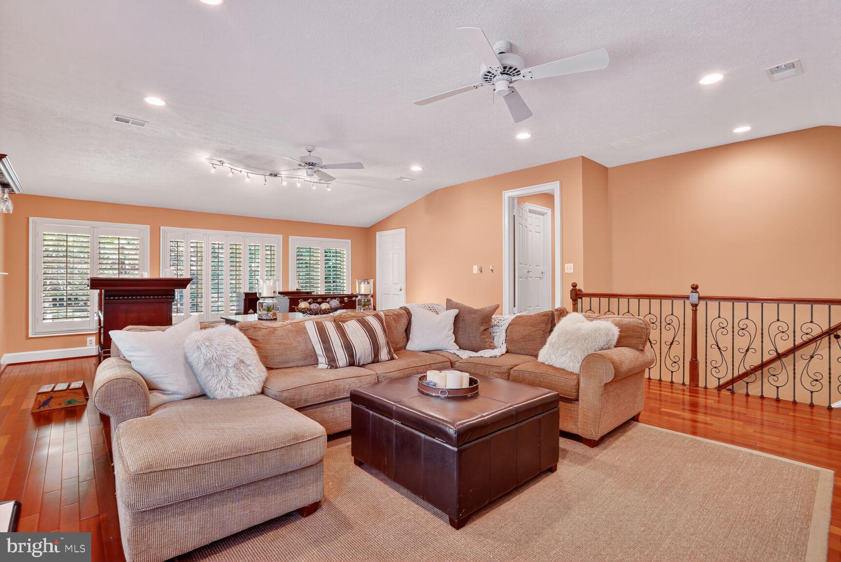 CEDAR KNOLL - Residential