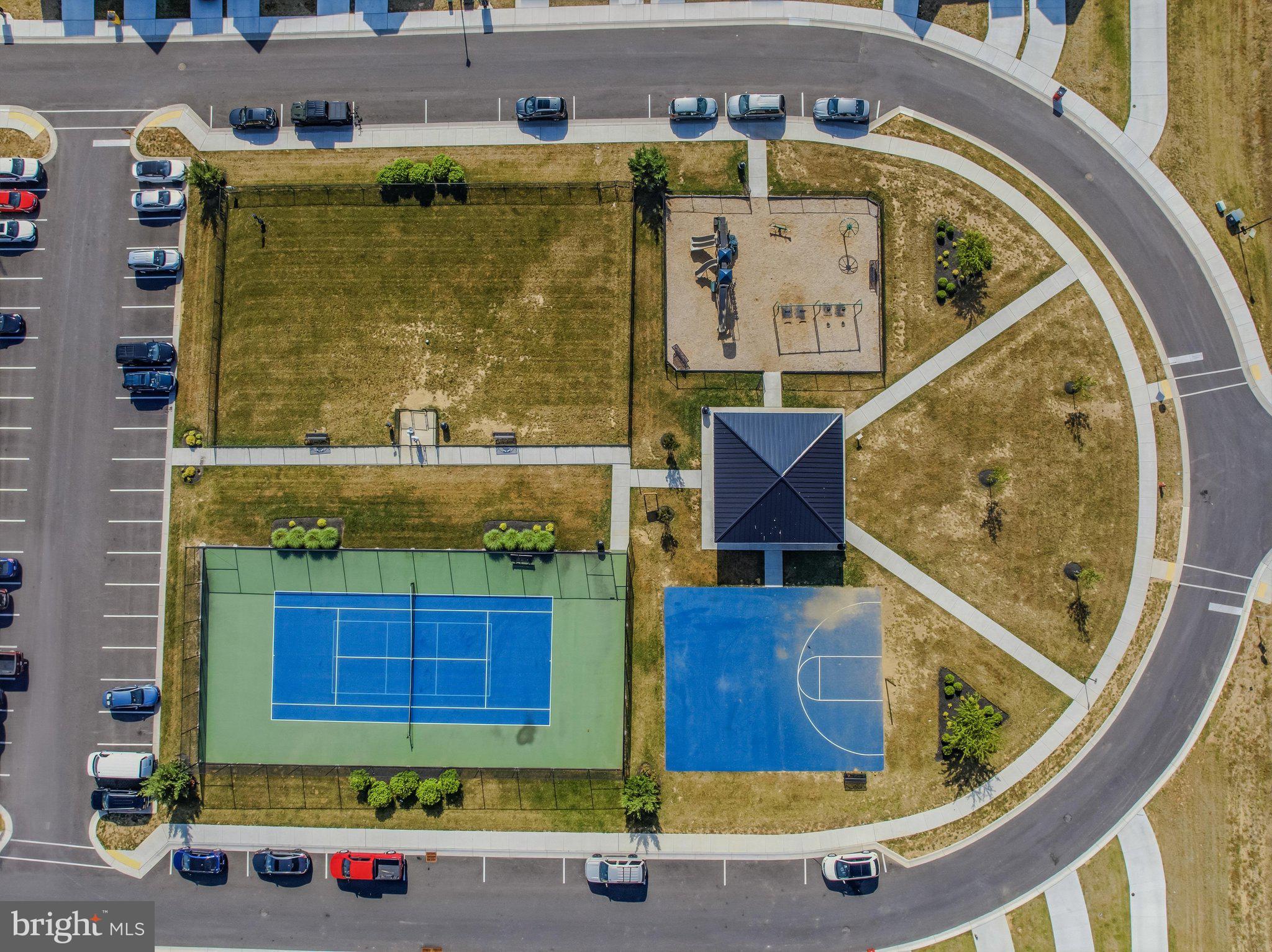 OVERLOOK AT RIVERSIDE TOWNHOMES - Residential