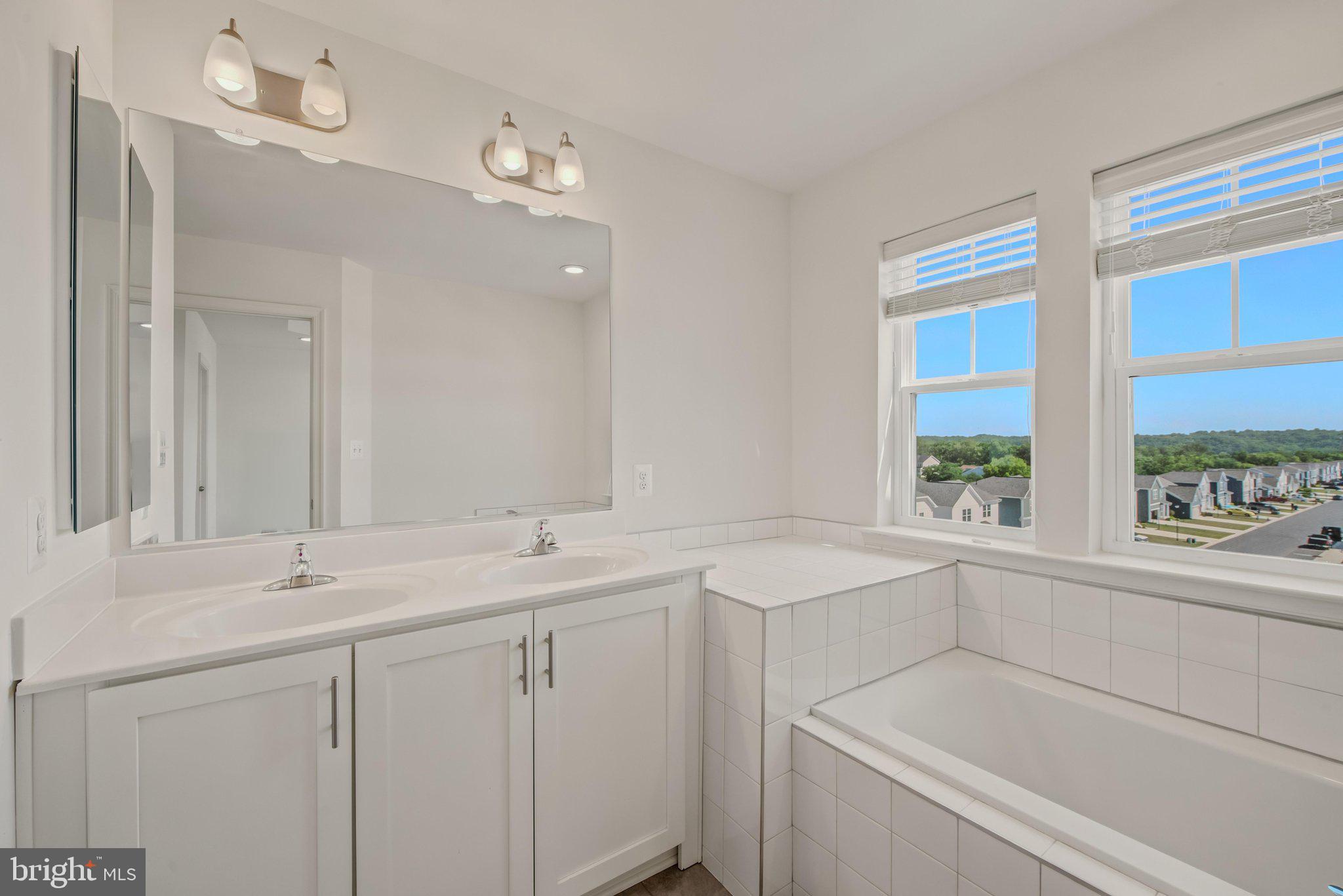 OVERLOOK AT RIVERSIDE TOWNHOMES - Residential