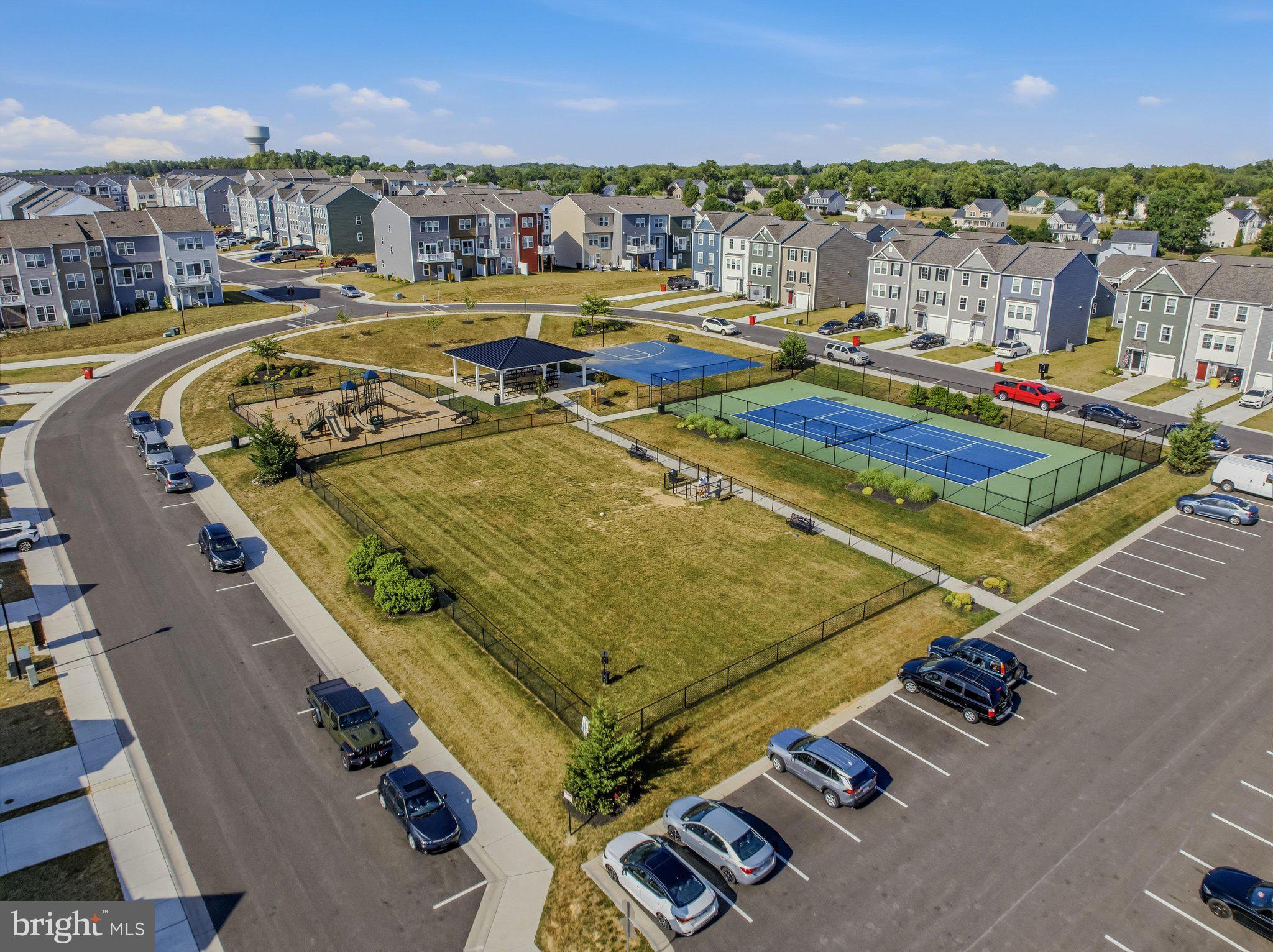 OVERLOOK AT RIVERSIDE TOWNHOMES - Residential