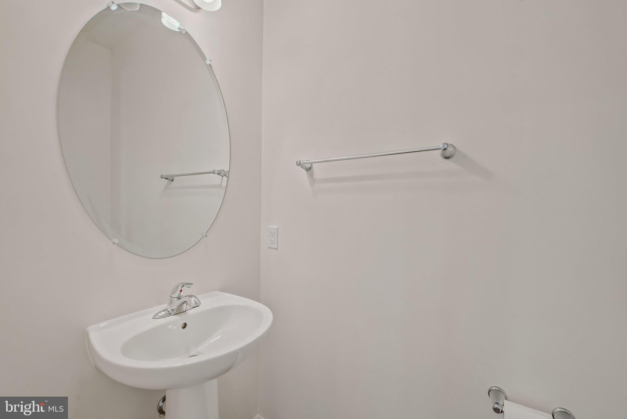 OVERLOOK AT RIVERSIDE TOWNHOMES - Residential