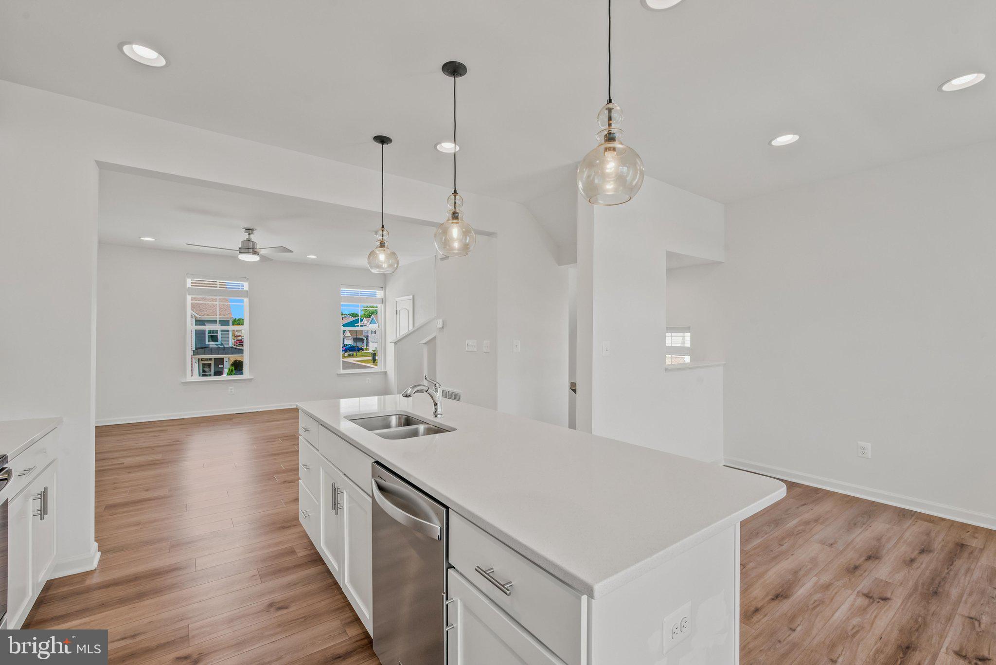 OVERLOOK AT RIVERSIDE TOWNHOMES - Residential
