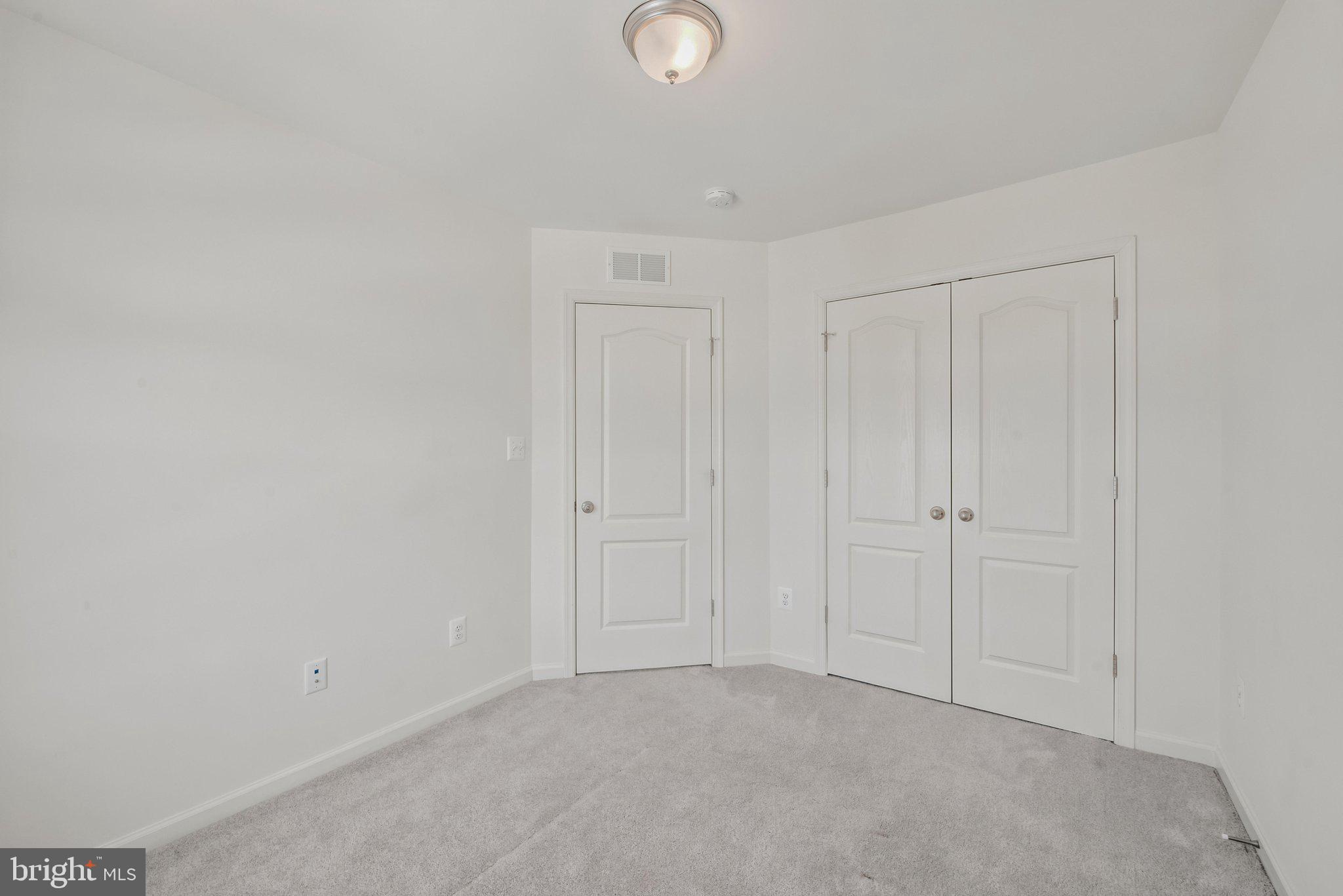 OVERLOOK AT RIVERSIDE TOWNHOMES - Residential