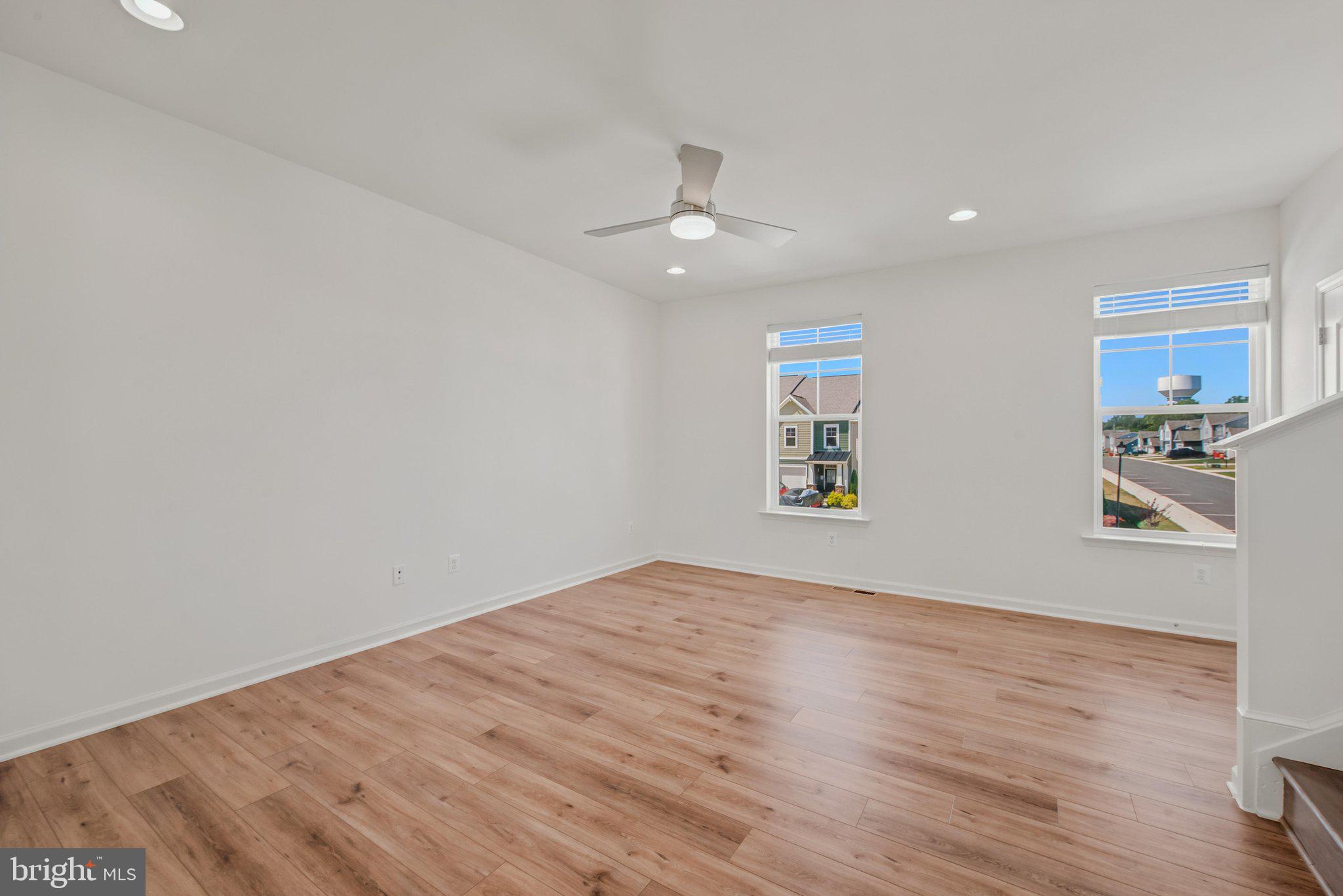 OVERLOOK AT RIVERSIDE TOWNHOMES - Residential
