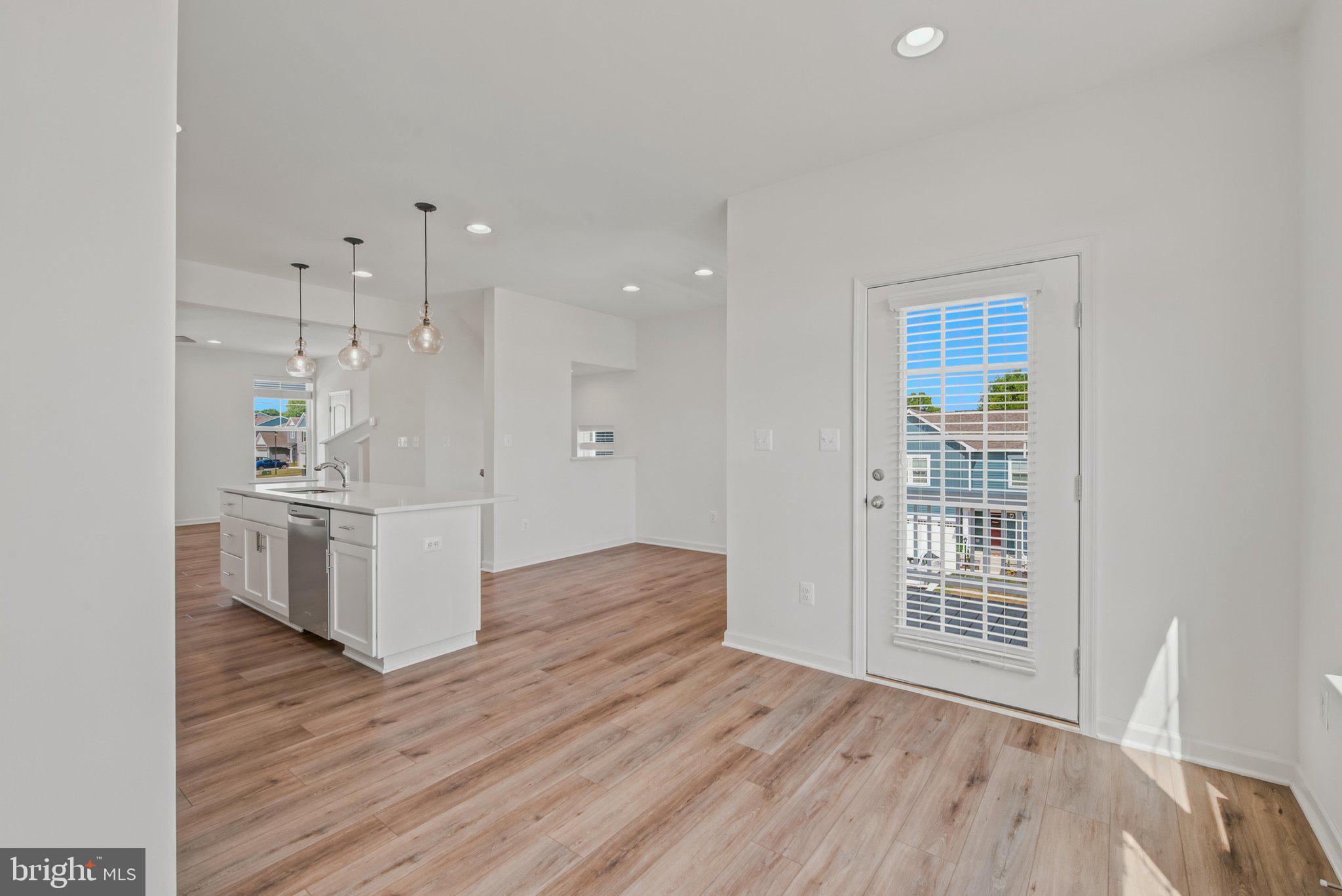 OVERLOOK AT RIVERSIDE TOWNHOMES - Residential