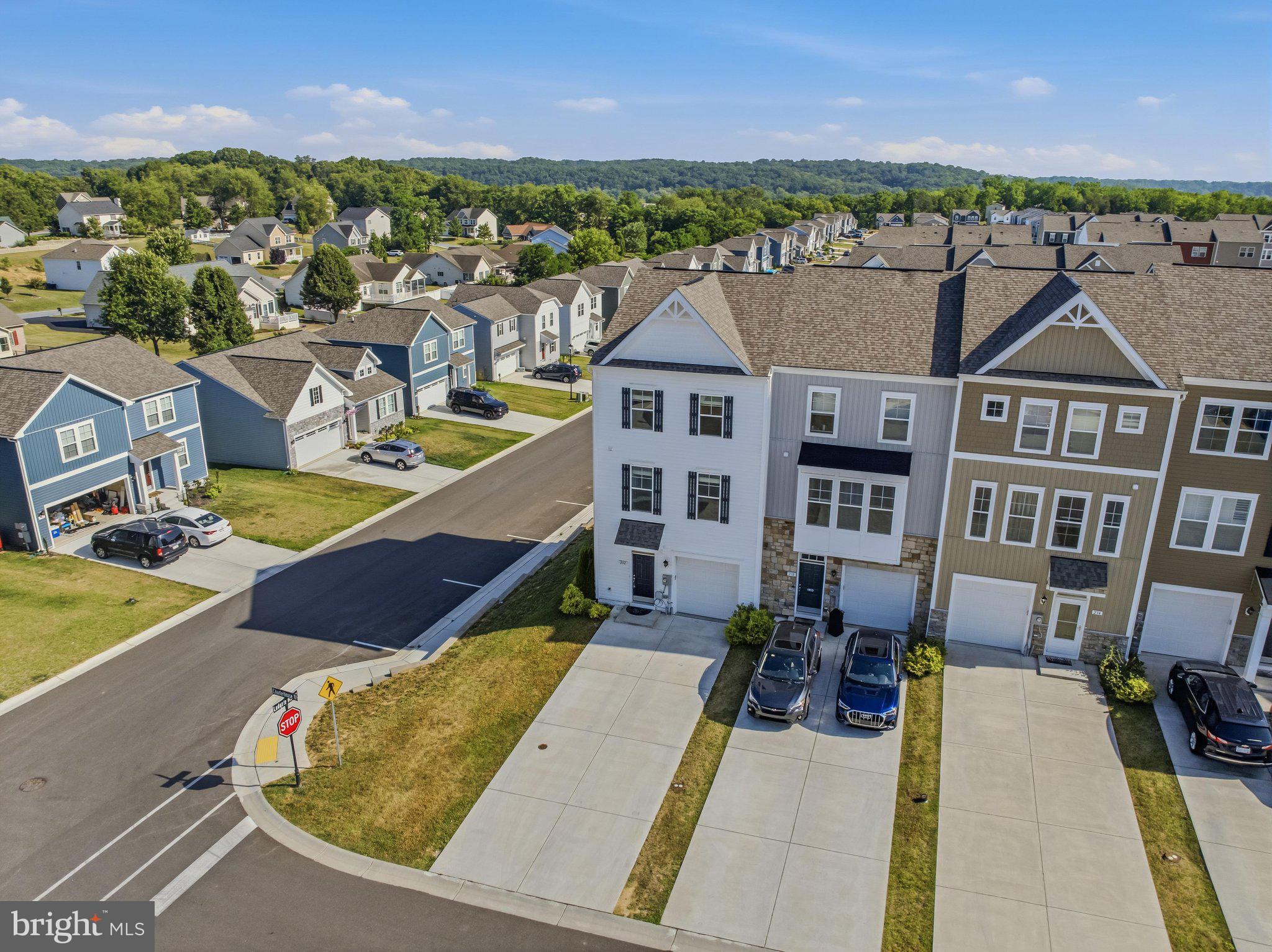 OVERLOOK AT RIVERSIDE TOWNHOMES - Residential
