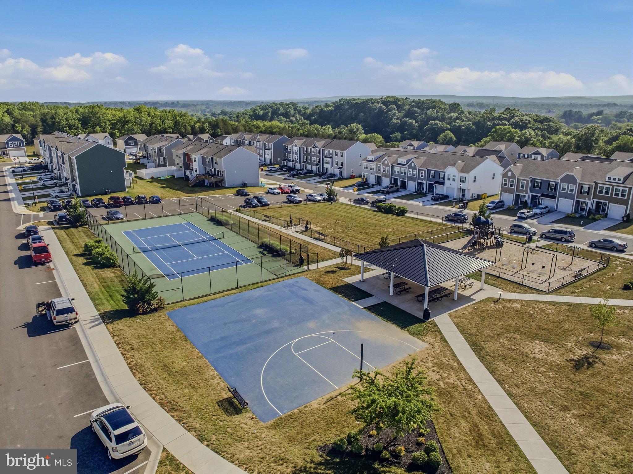 OVERLOOK AT RIVERSIDE TOWNHOMES - Residential