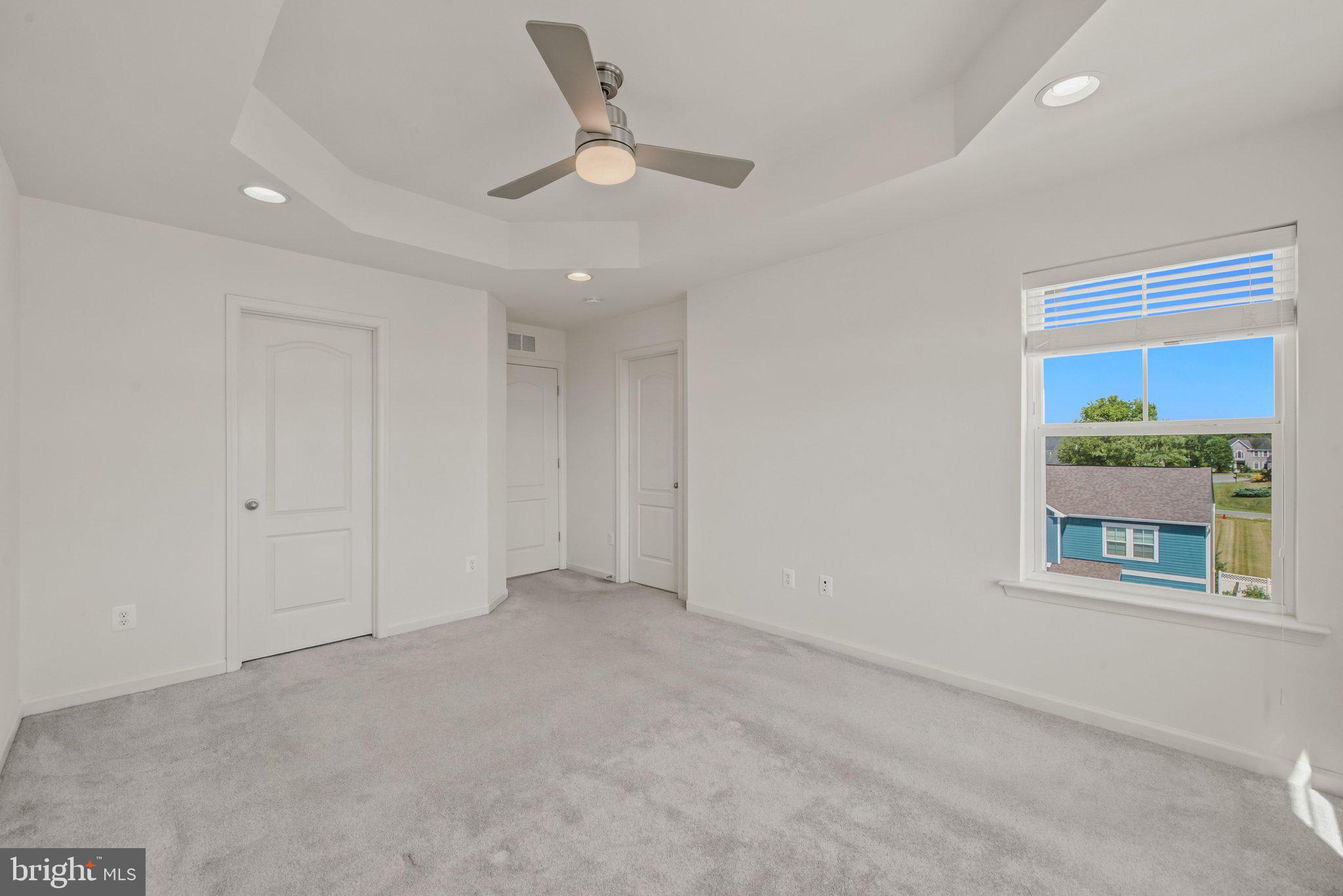 OVERLOOK AT RIVERSIDE TOWNHOMES - Residential