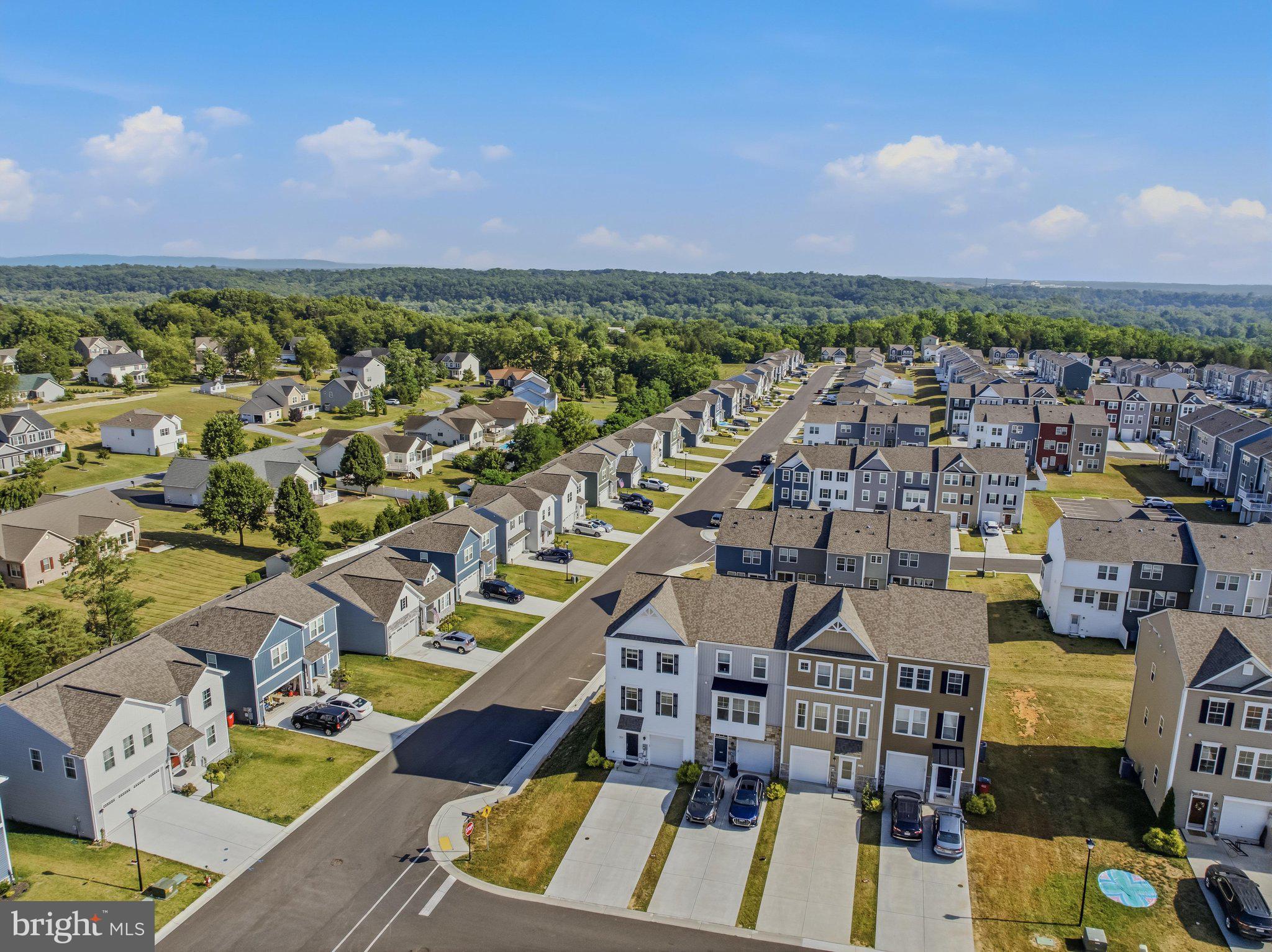 OVERLOOK AT RIVERSIDE TOWNHOMES - Residential