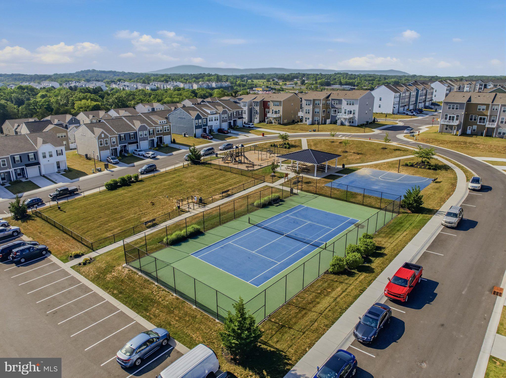 OVERLOOK AT RIVERSIDE TOWNHOMES - Residential