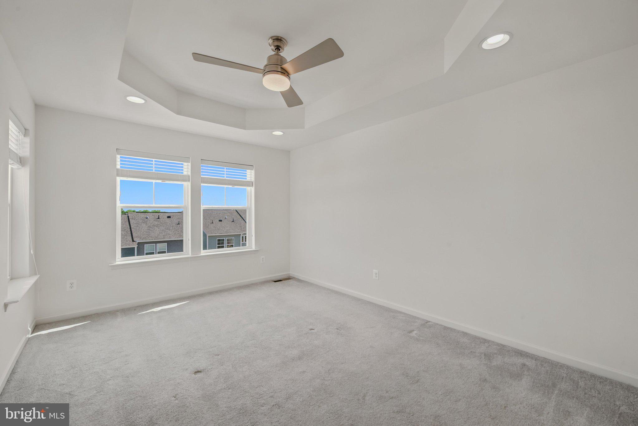 OVERLOOK AT RIVERSIDE TOWNHOMES - Residential