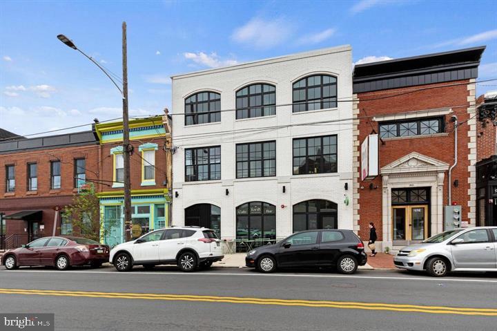 FISHTOWN - Commercial Sale
