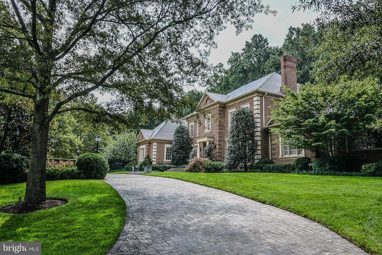 Life Style Residence**Estate ambiance,In-town convenience**Best hallmarks of traditional design,understated elegance & superb comfort marry seamlessly**$1.3+MM in upgrades & renovations**Full au-paire qtrs**Private 1-acre park-like setting**In-ground pool, solarium w/bath, fab gardens & game lawn**Whole house generator**Quiet living convenient to Tysons Corner,DC,Reston,airports,shops,dining!