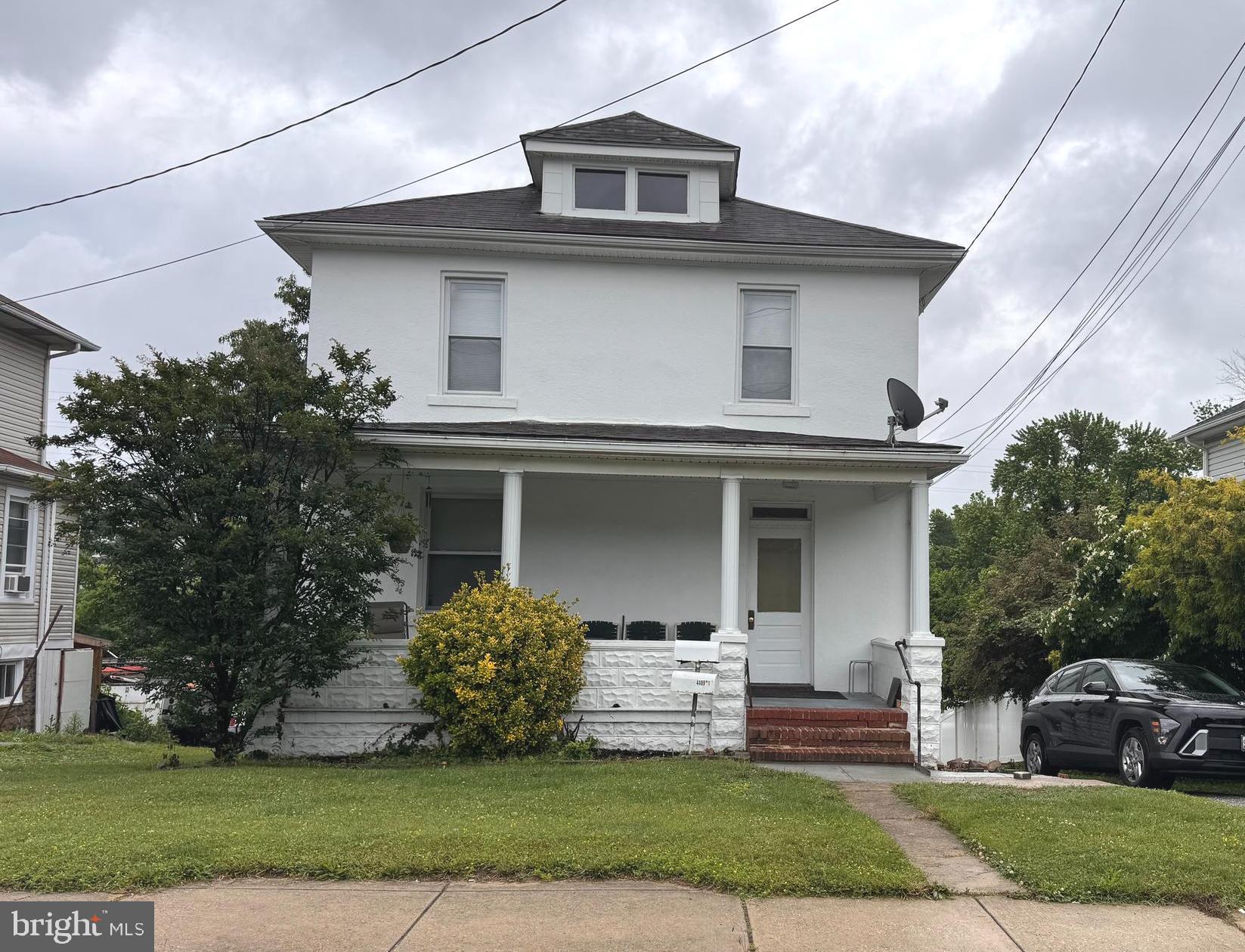 Commercial zoning BL, 2 registered rental units.  
First Floor: 1bedroom/1 bath,  2nd Floor: 2 bedrooms/1 bath  Utilities are fully separated.