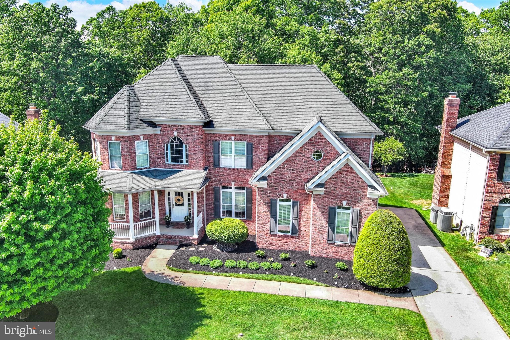 CROMWELL WOODS - Residential