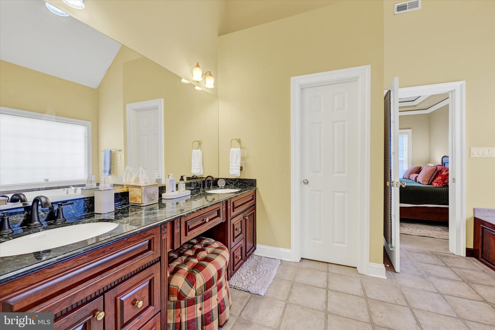 CROMWELL WOODS - Residential