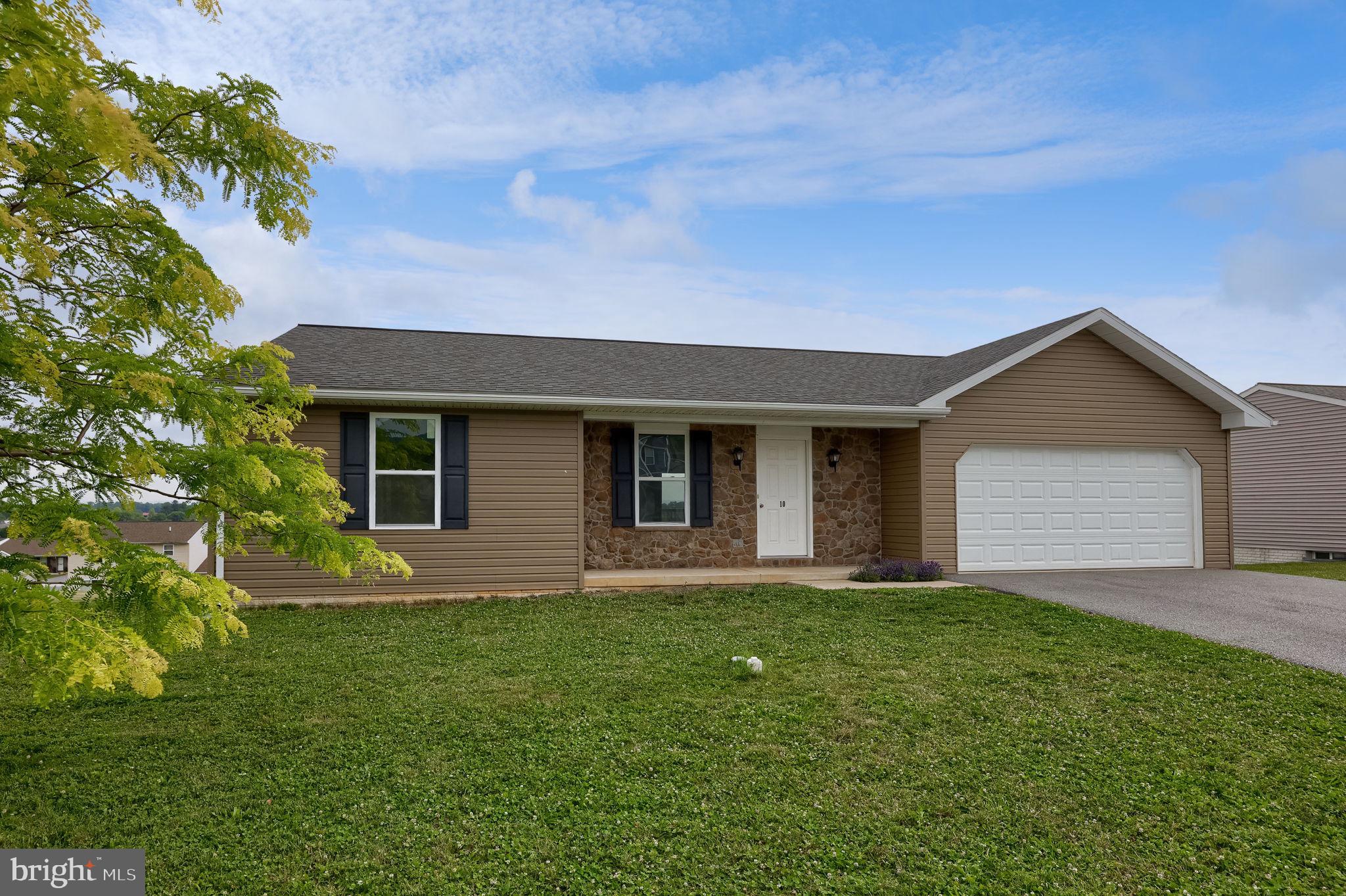 NEWBURG VILLAGE - Residential