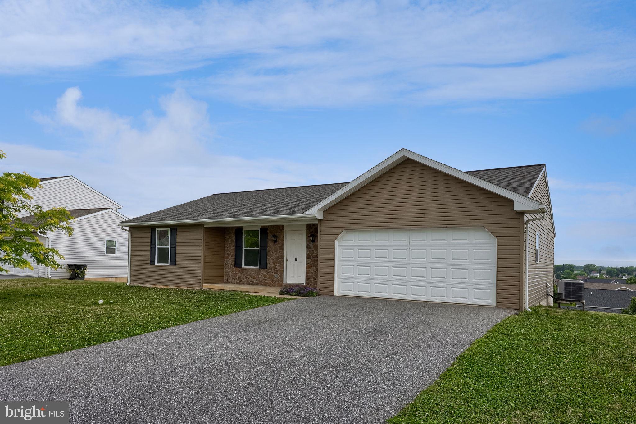NEWBURG VILLAGE - Residential