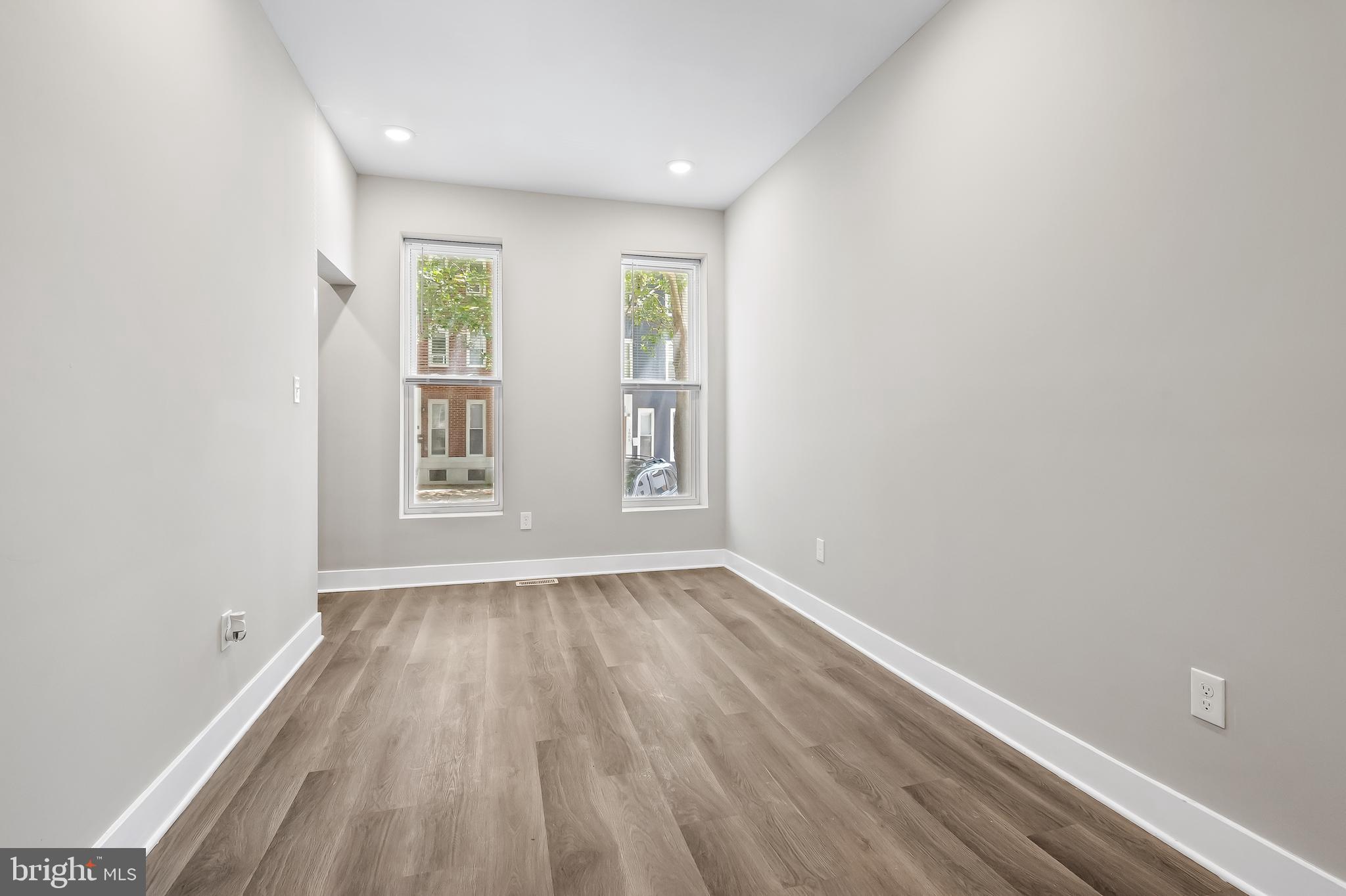 SANDTOWN-WINCHESTER - Residential