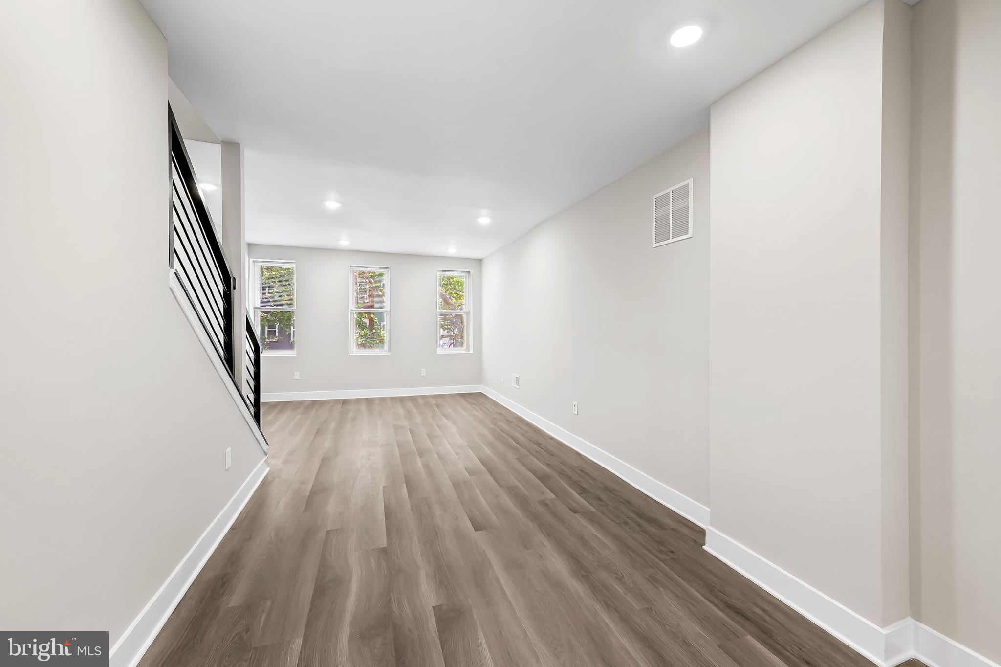 SANDTOWN-WINCHESTER - Residential