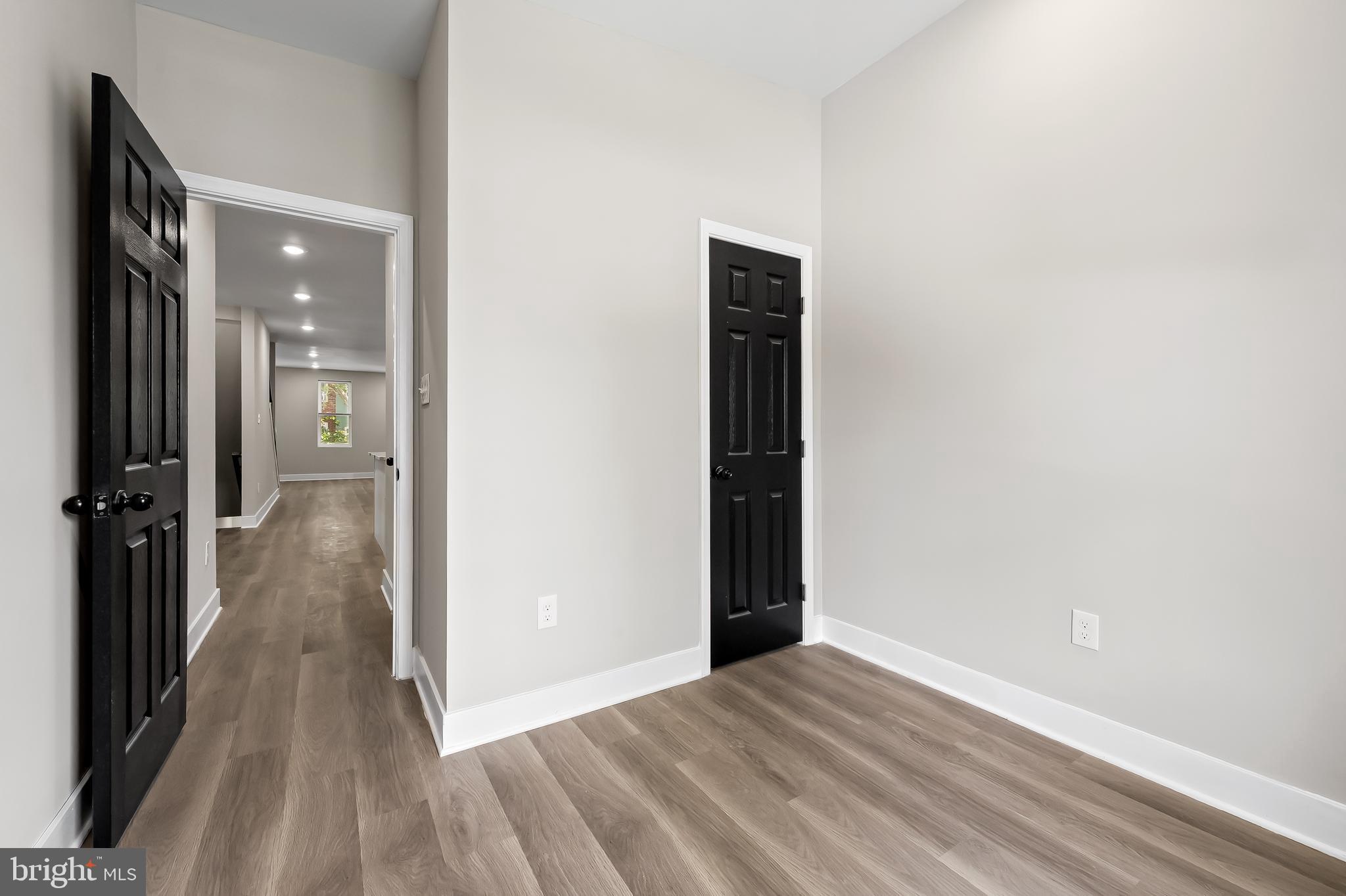 SANDTOWN-WINCHESTER - Residential