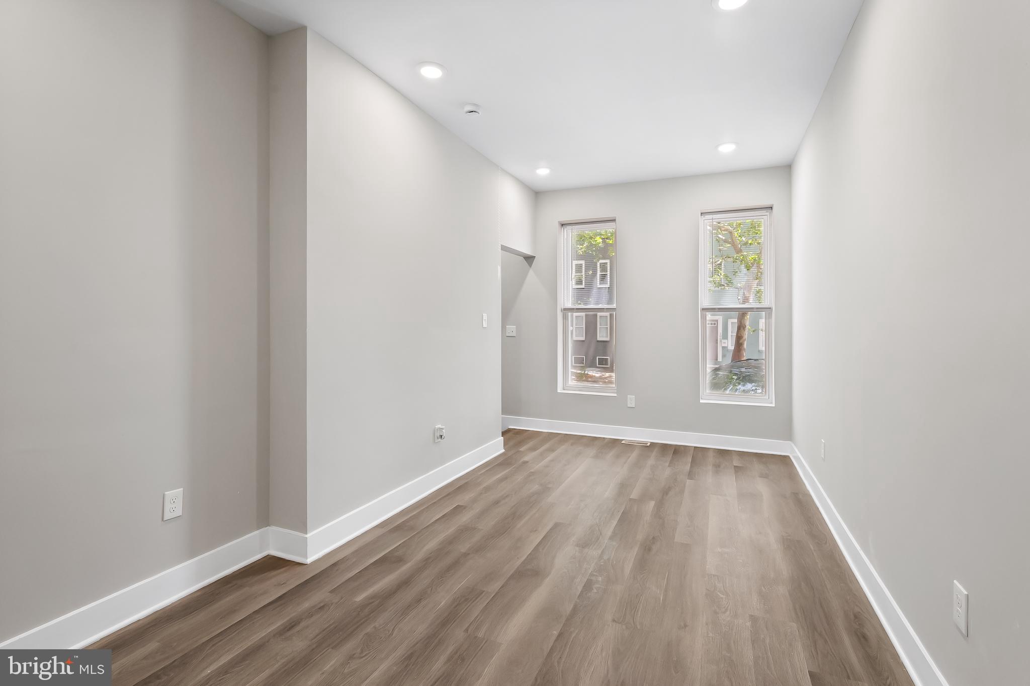 SANDTOWN-WINCHESTER - Residential