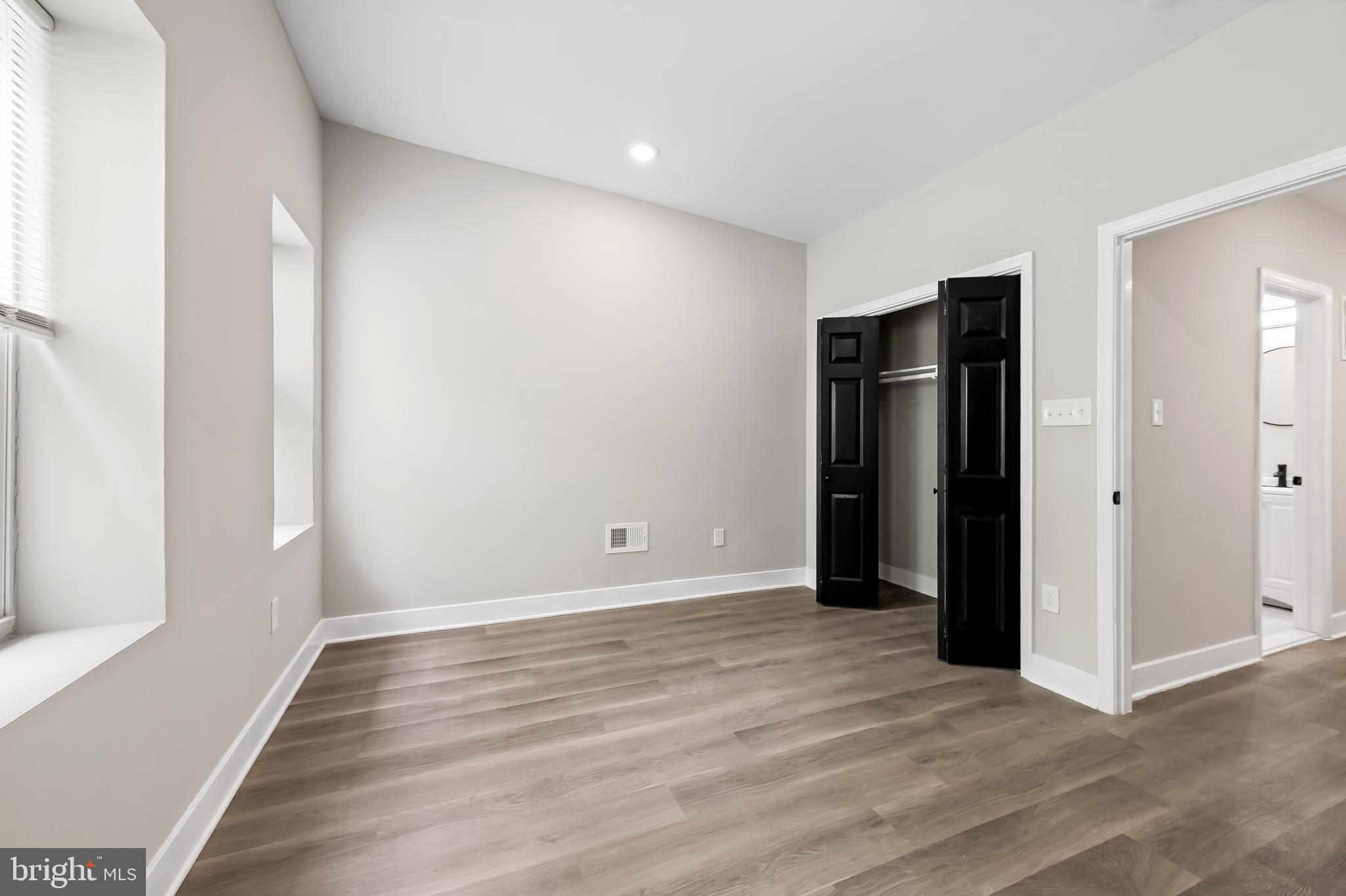 SANDTOWN-WINCHESTER - Residential