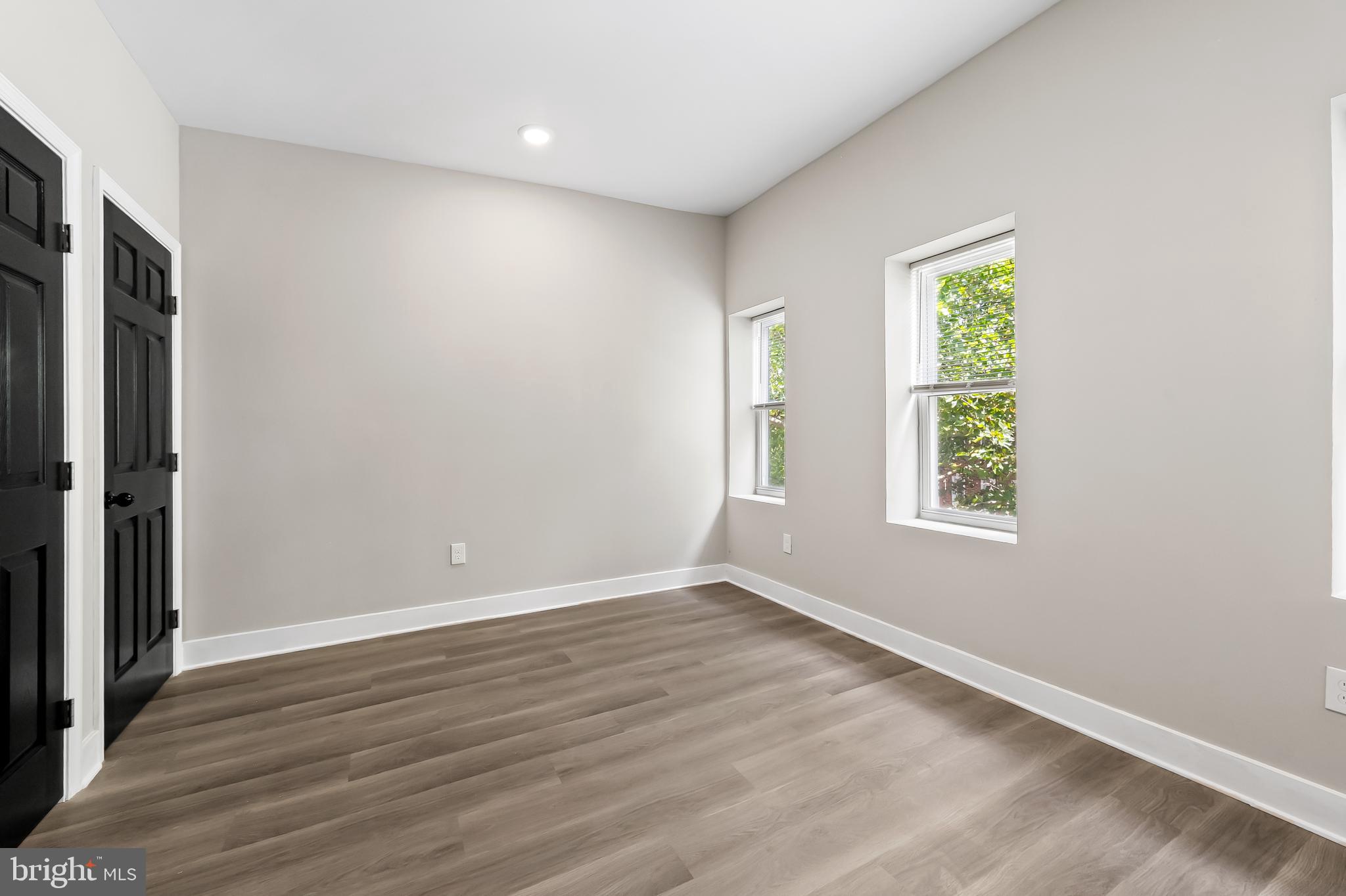 SANDTOWN-WINCHESTER - Residential