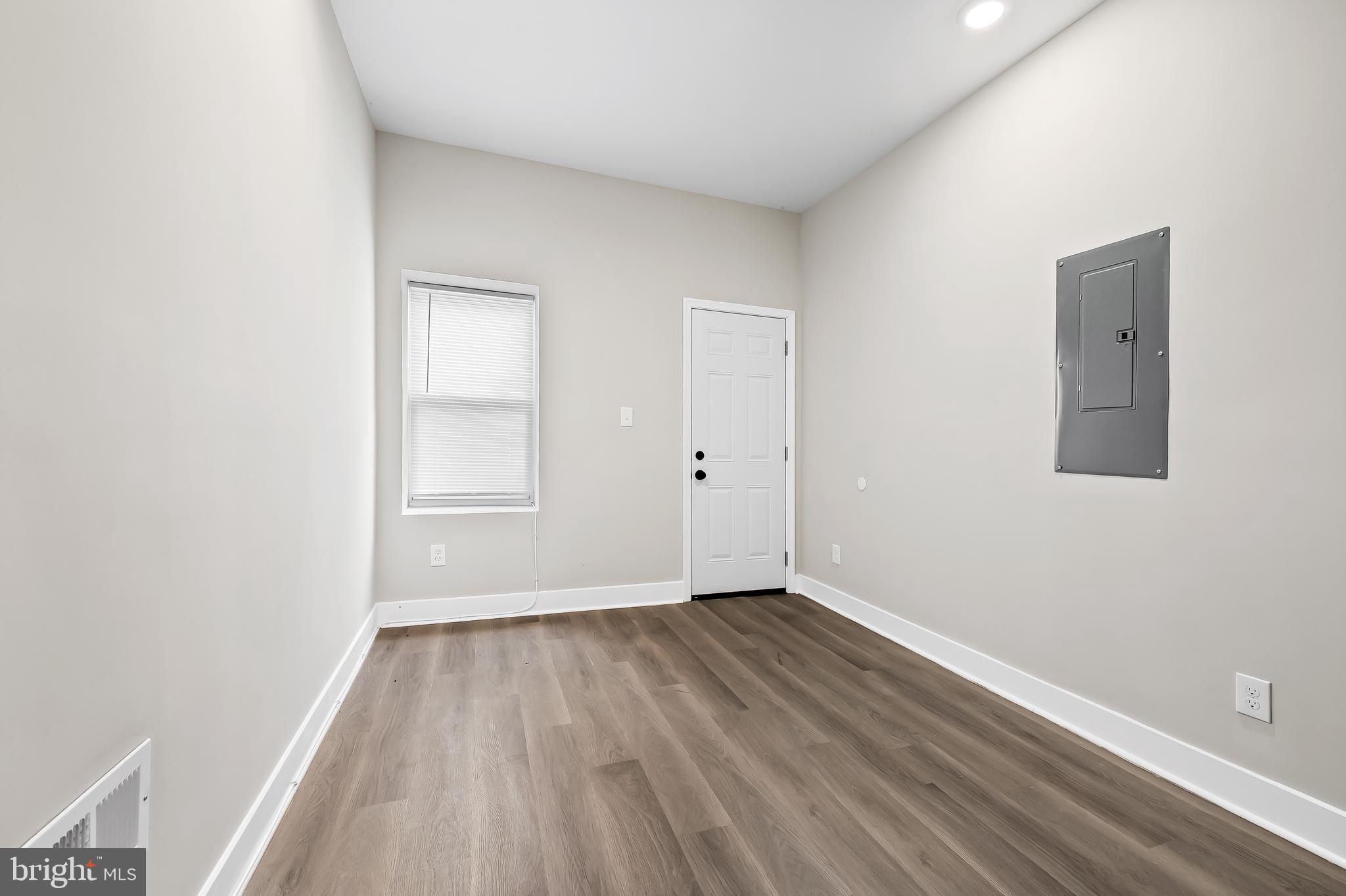 SANDTOWN-WINCHESTER - Residential