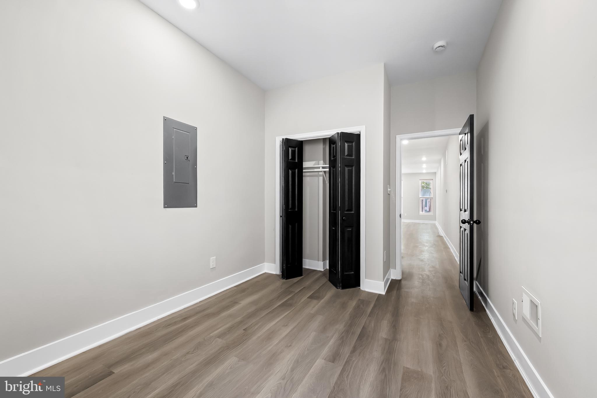 SANDTOWN-WINCHESTER - Residential