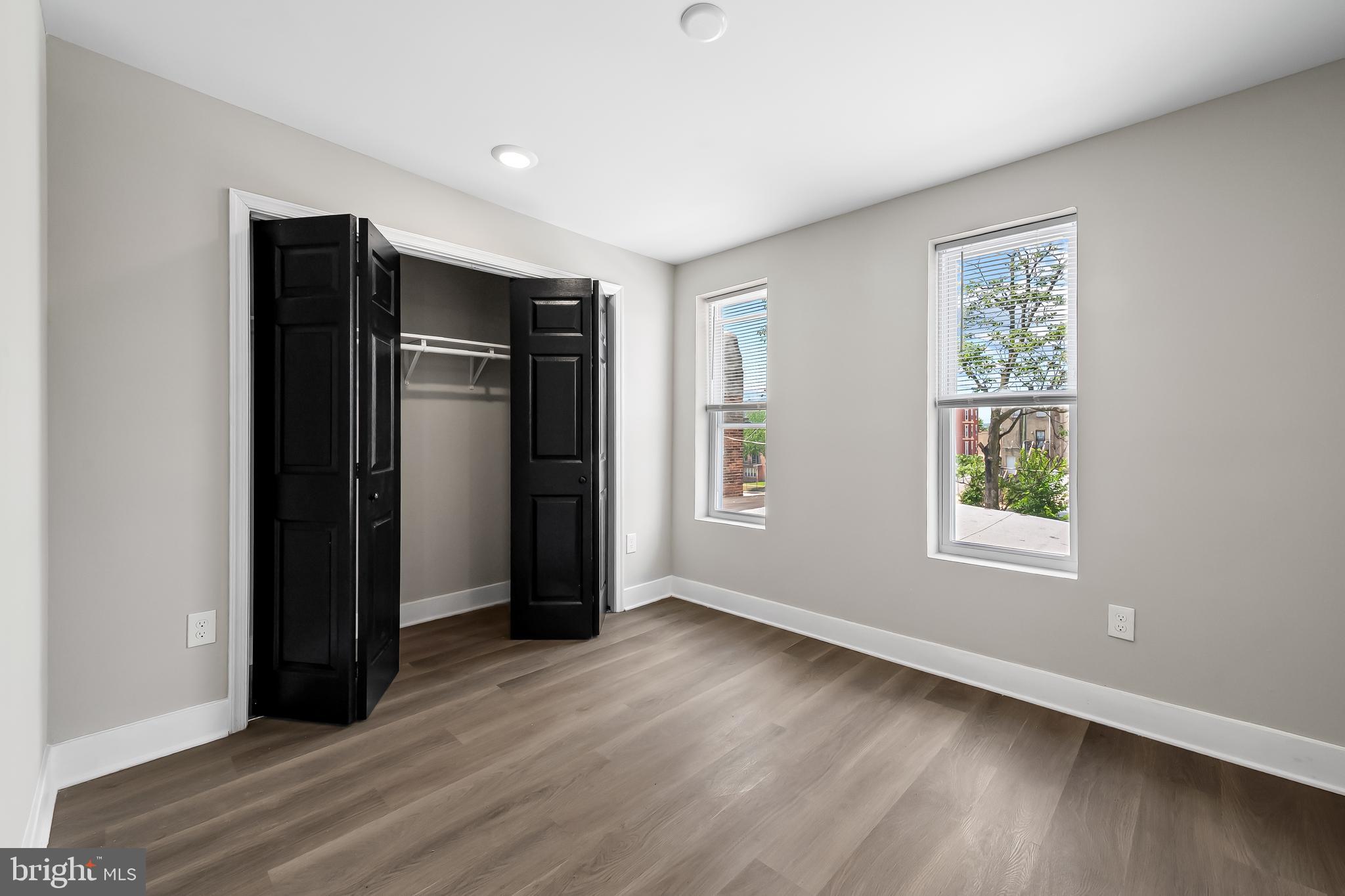 SANDTOWN-WINCHESTER - Residential