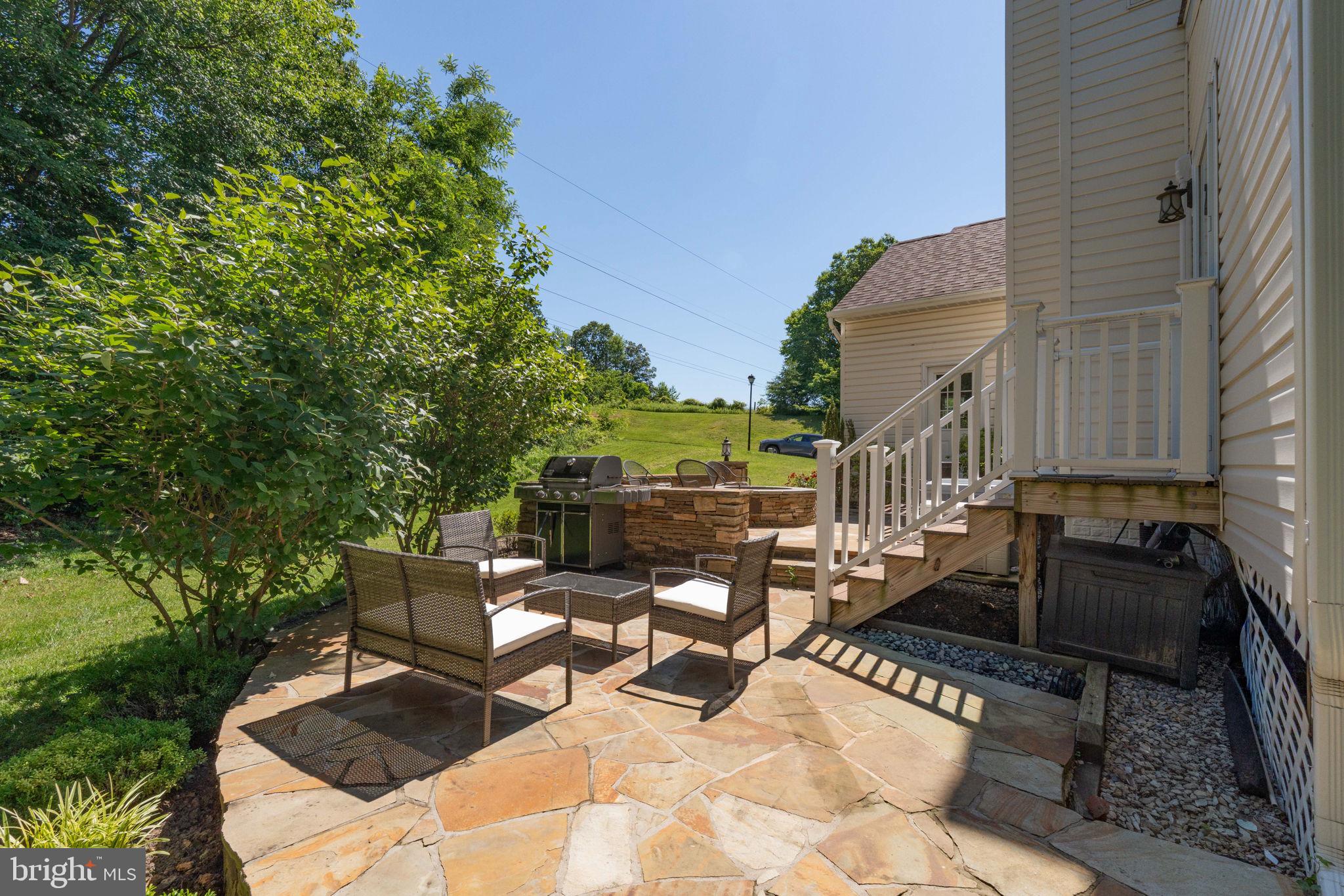 WILLIAMS KNOLL - Residential