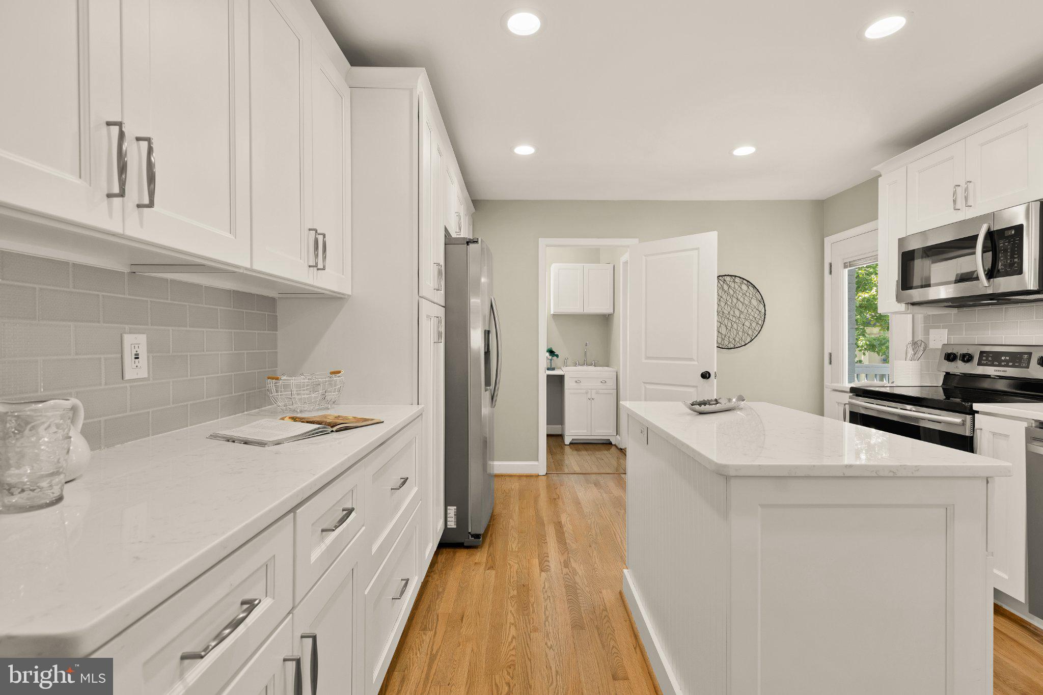 KENSINGTON - Residential