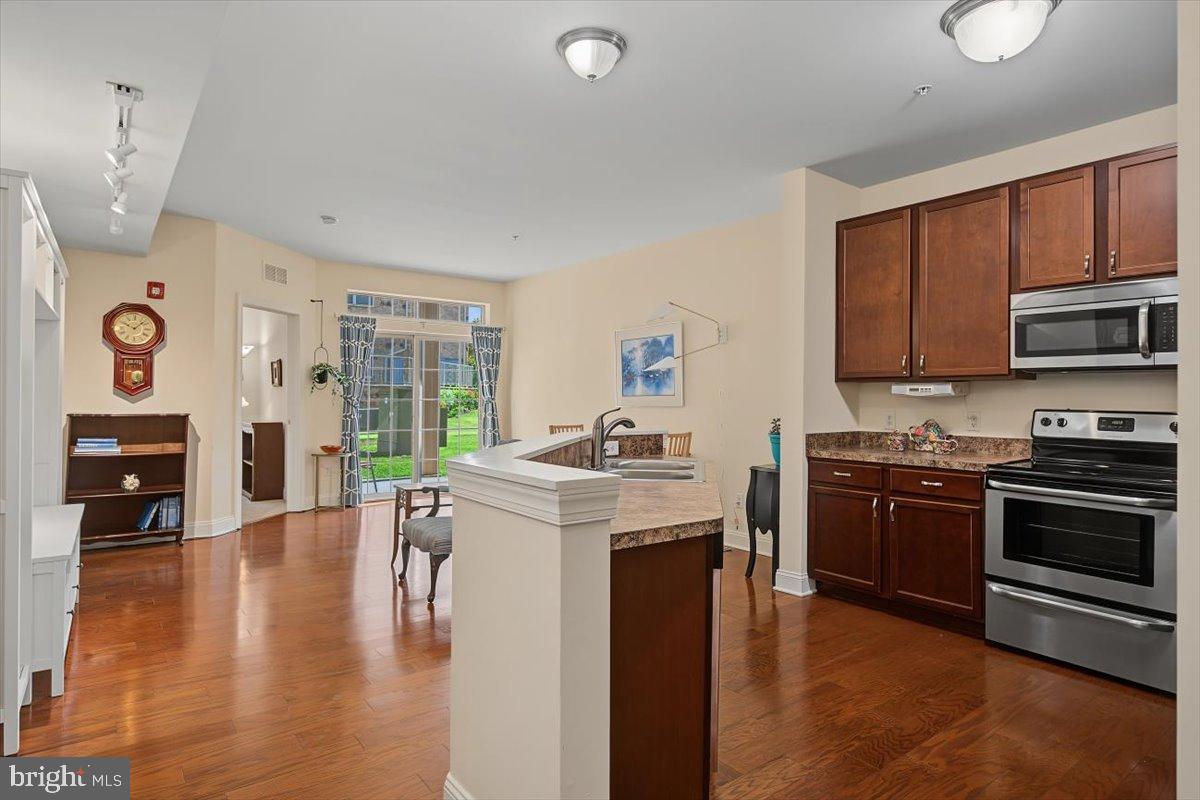 VILLAGE OF FOUNTAINVIEW - Residential