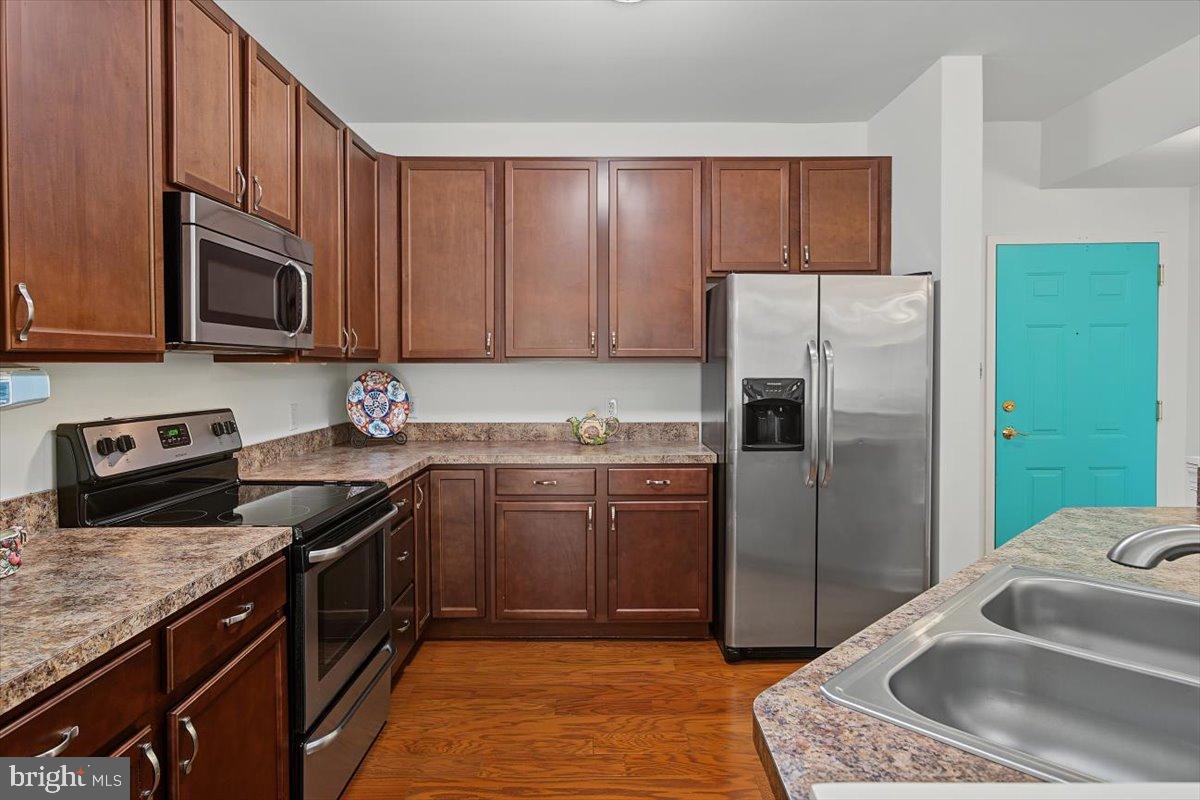 VILLAGE OF FOUNTAINVIEW - Residential