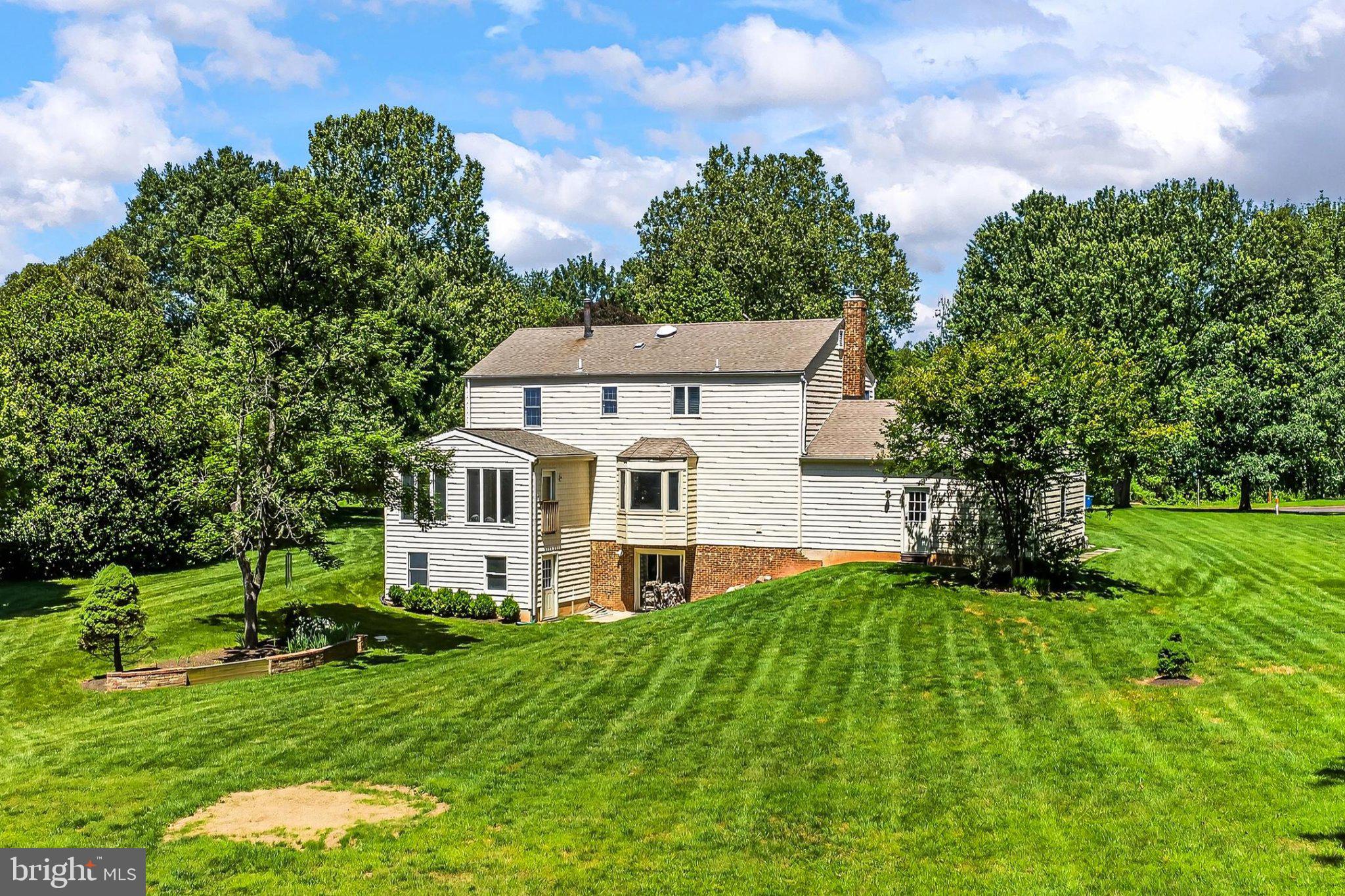 BURKE LAKE CLUSTER - Residential