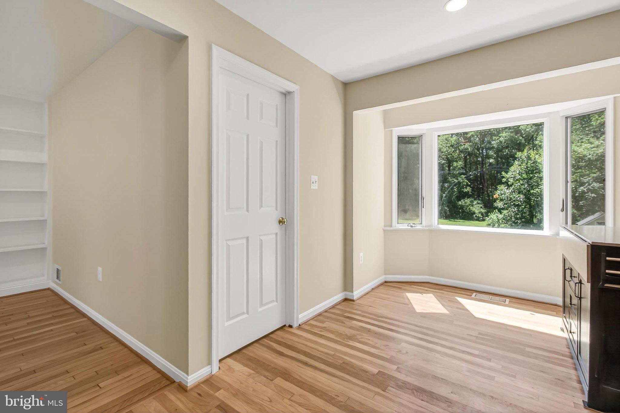 BURKE LAKE CLUSTER - Residential