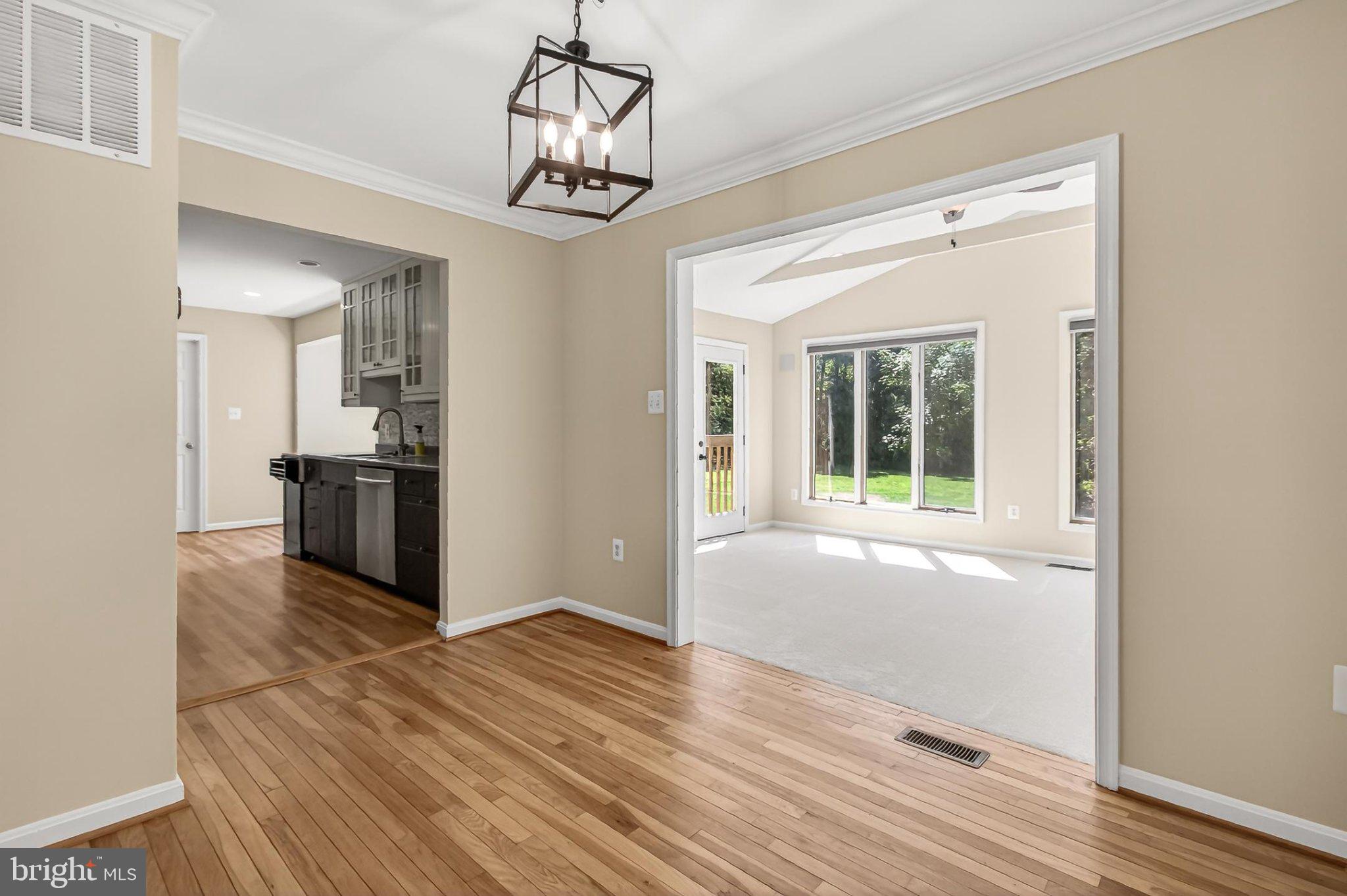 BURKE LAKE CLUSTER - Residential