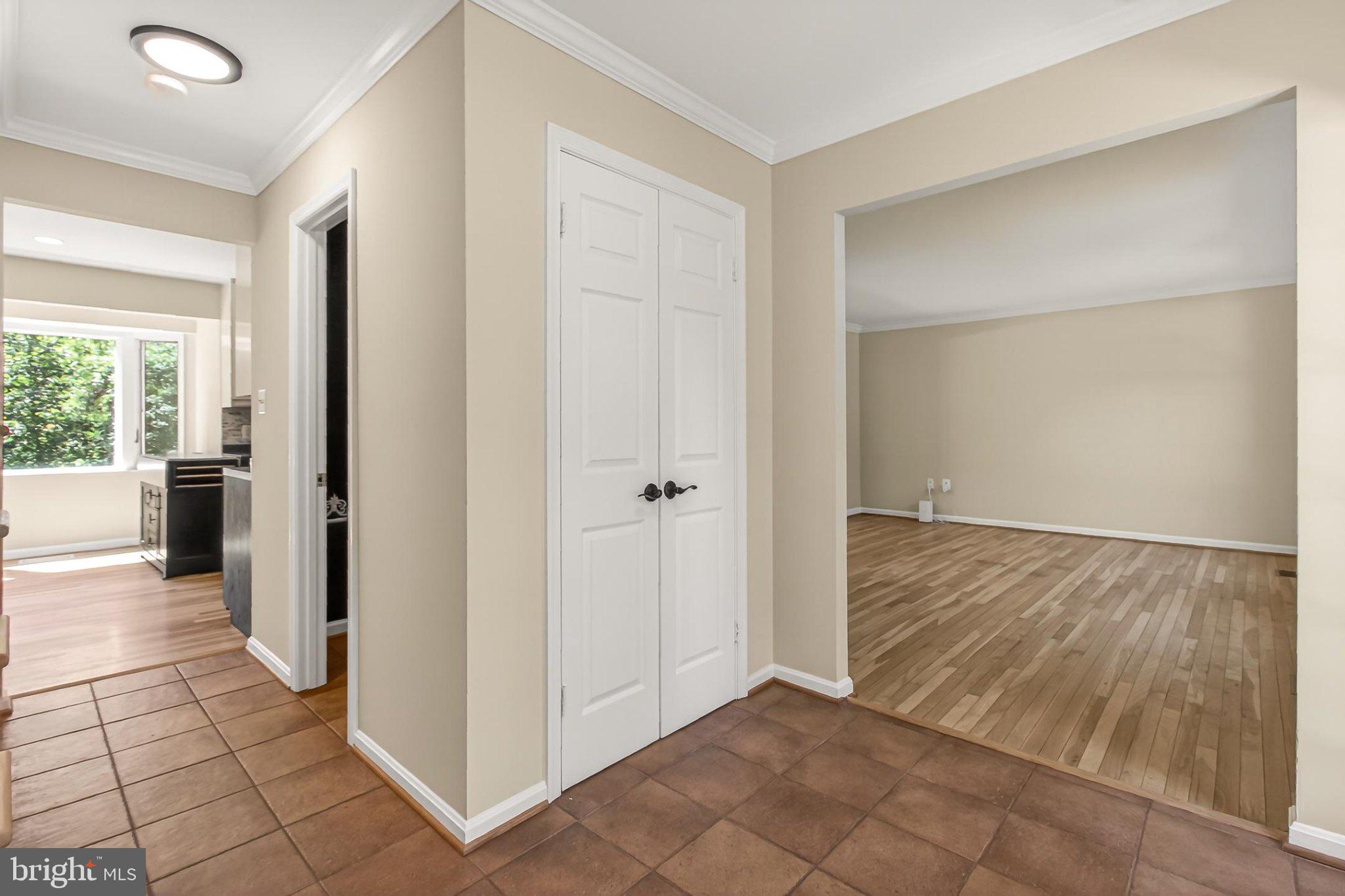 BURKE LAKE CLUSTER - Residential