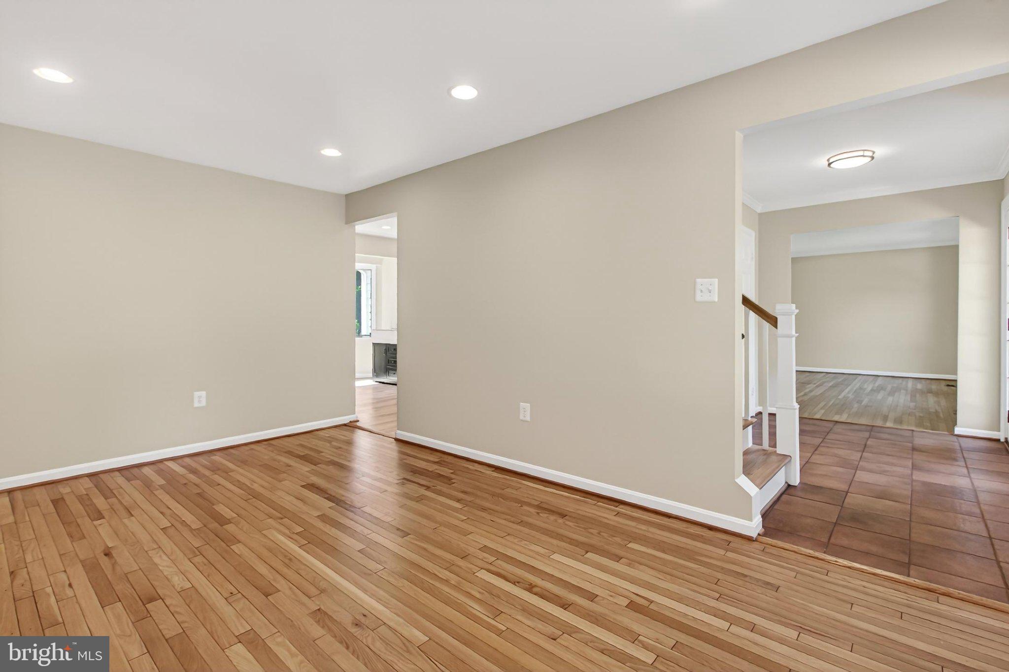 BURKE LAKE CLUSTER - Residential