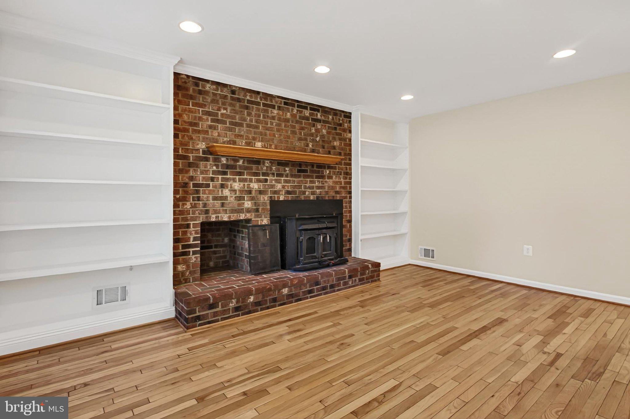 BURKE LAKE CLUSTER - Residential