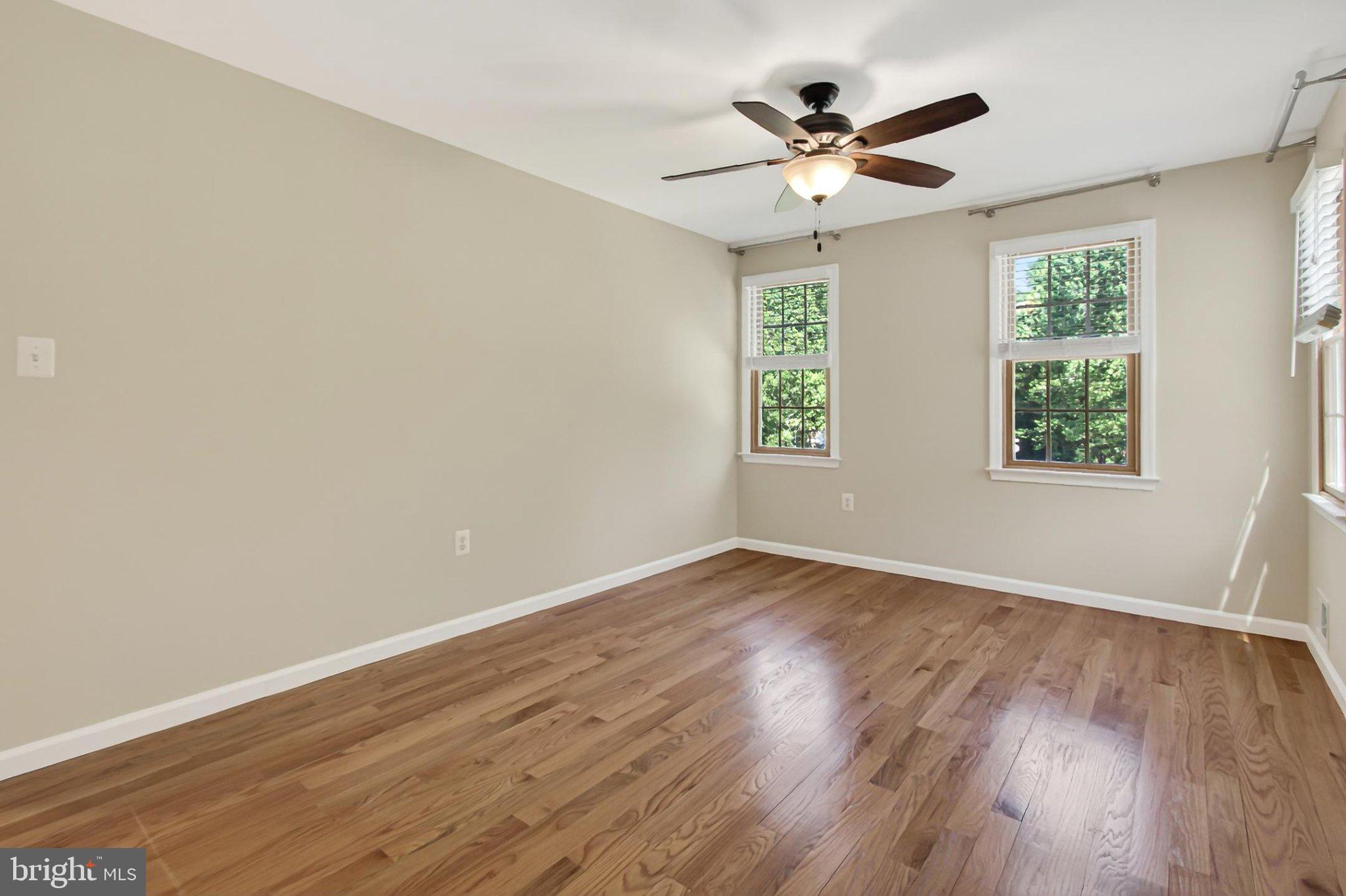 BURKE LAKE CLUSTER - Residential