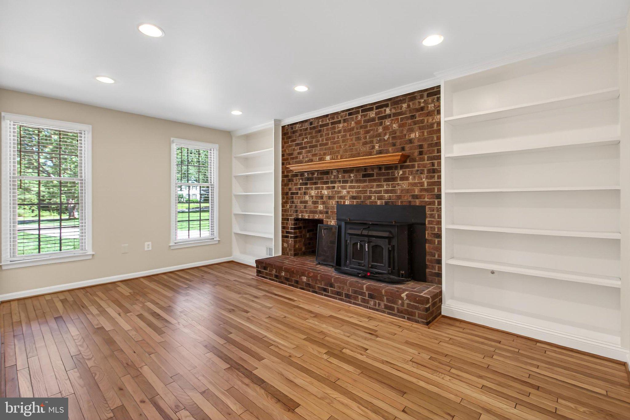 BURKE LAKE CLUSTER - Residential