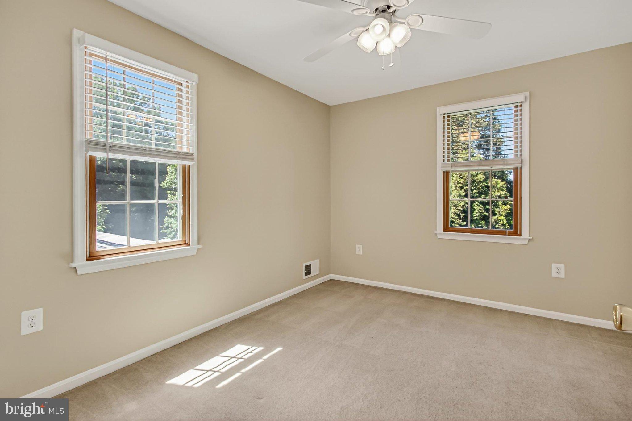 BURKE LAKE CLUSTER - Residential