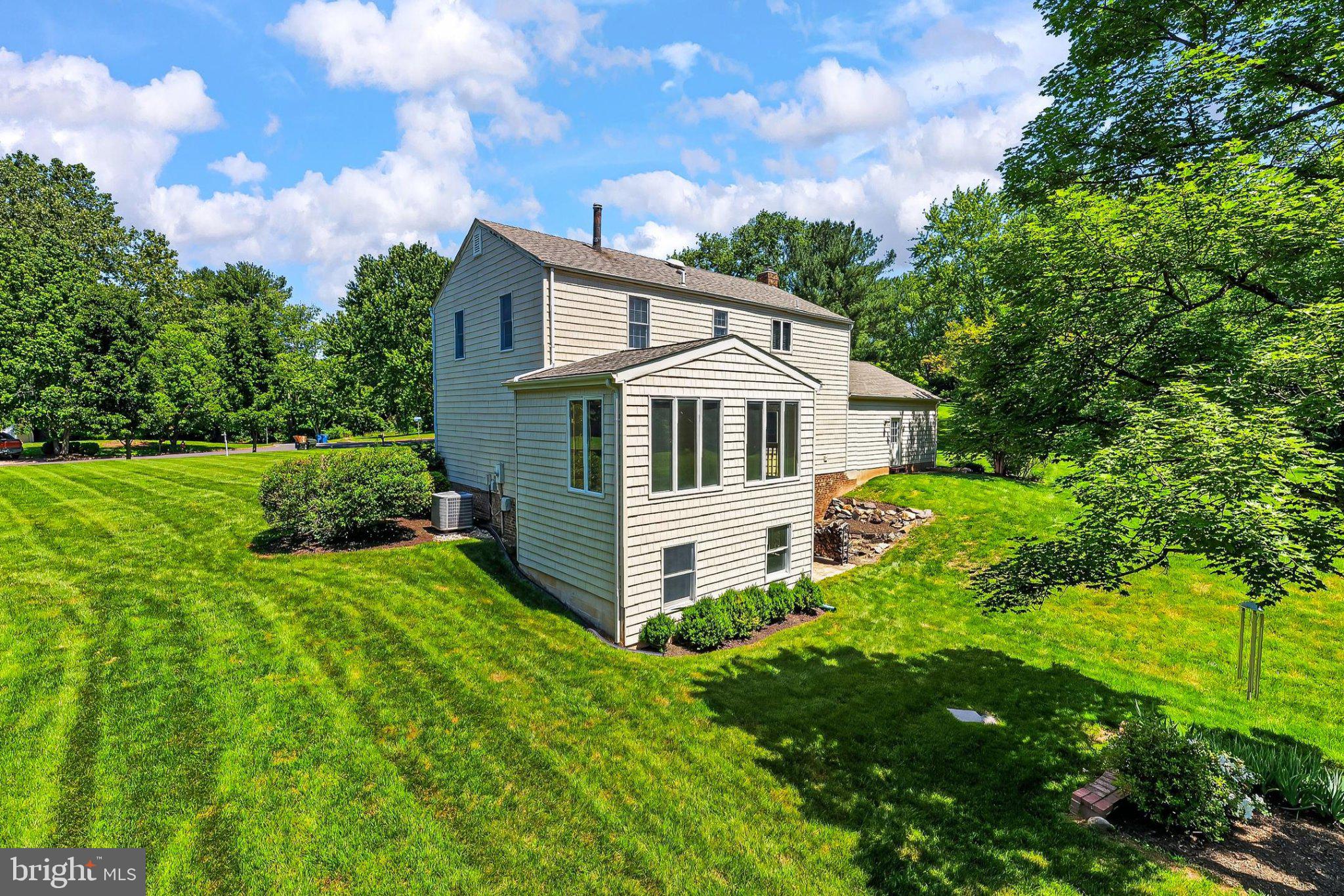 BURKE LAKE CLUSTER - Residential